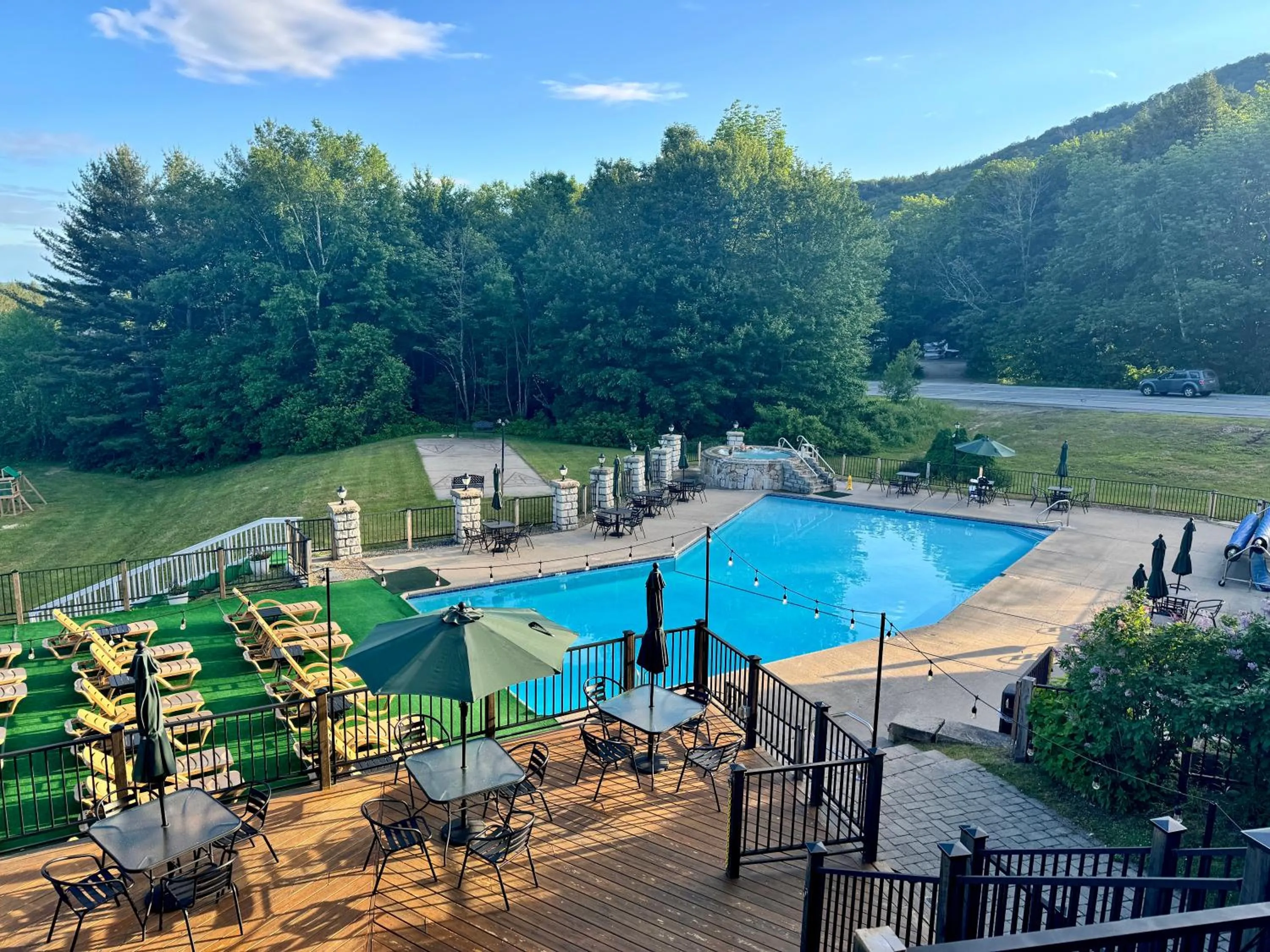 Swimming pool in Indian Head Resort