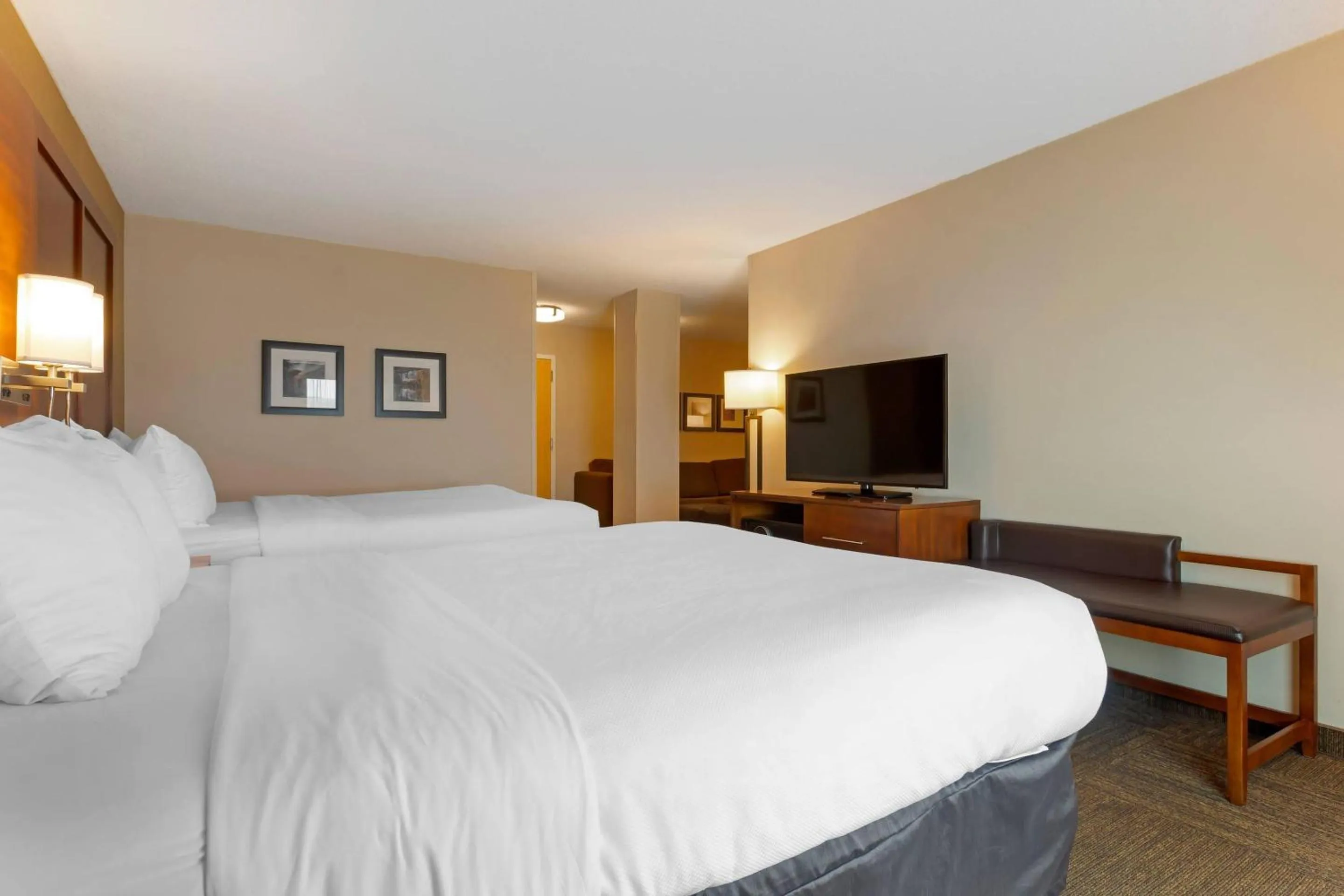Bedroom, Bed in Comfort Inn & Suites Presidential