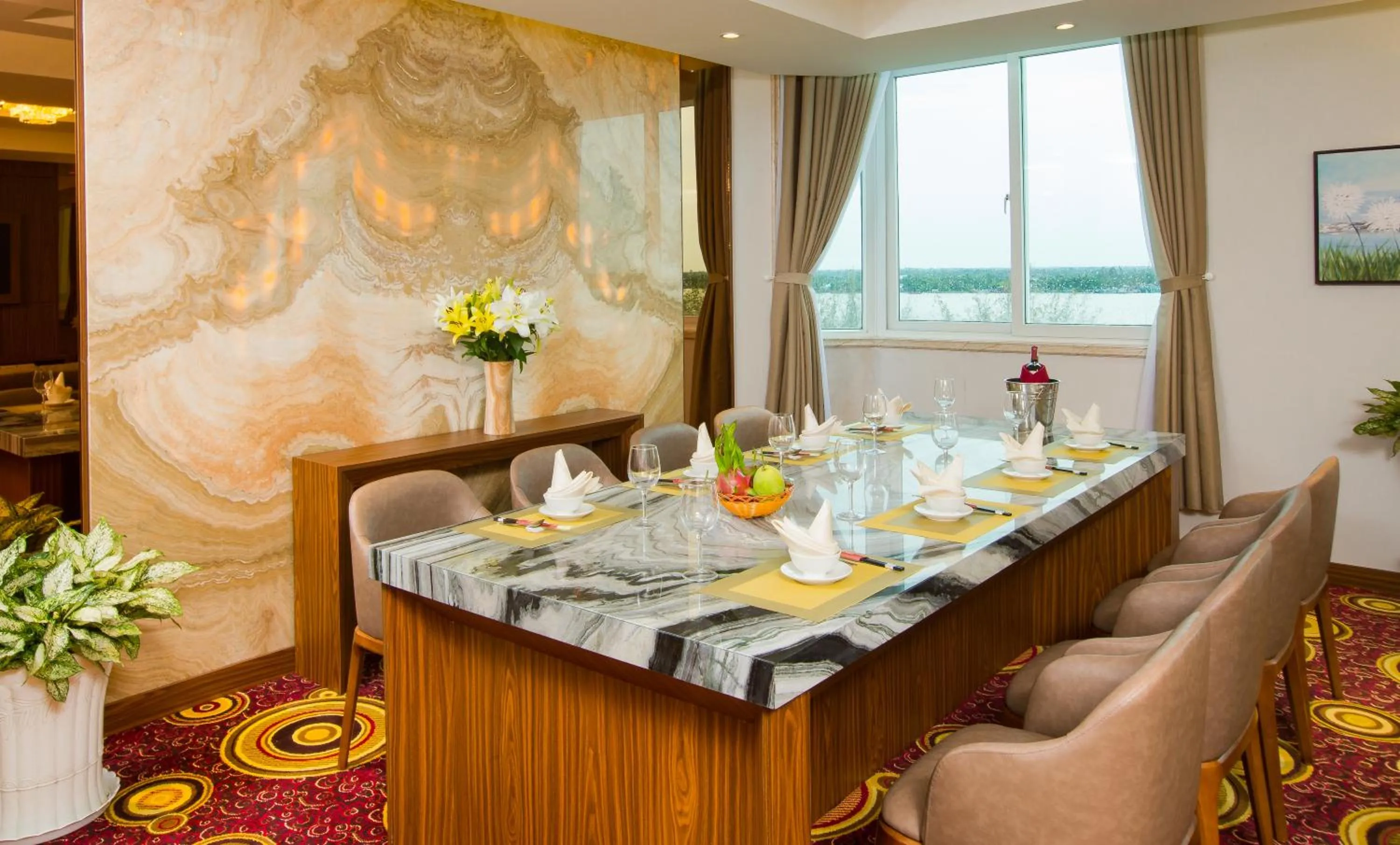 Food and drinks in Van Phat Riverside Hotel