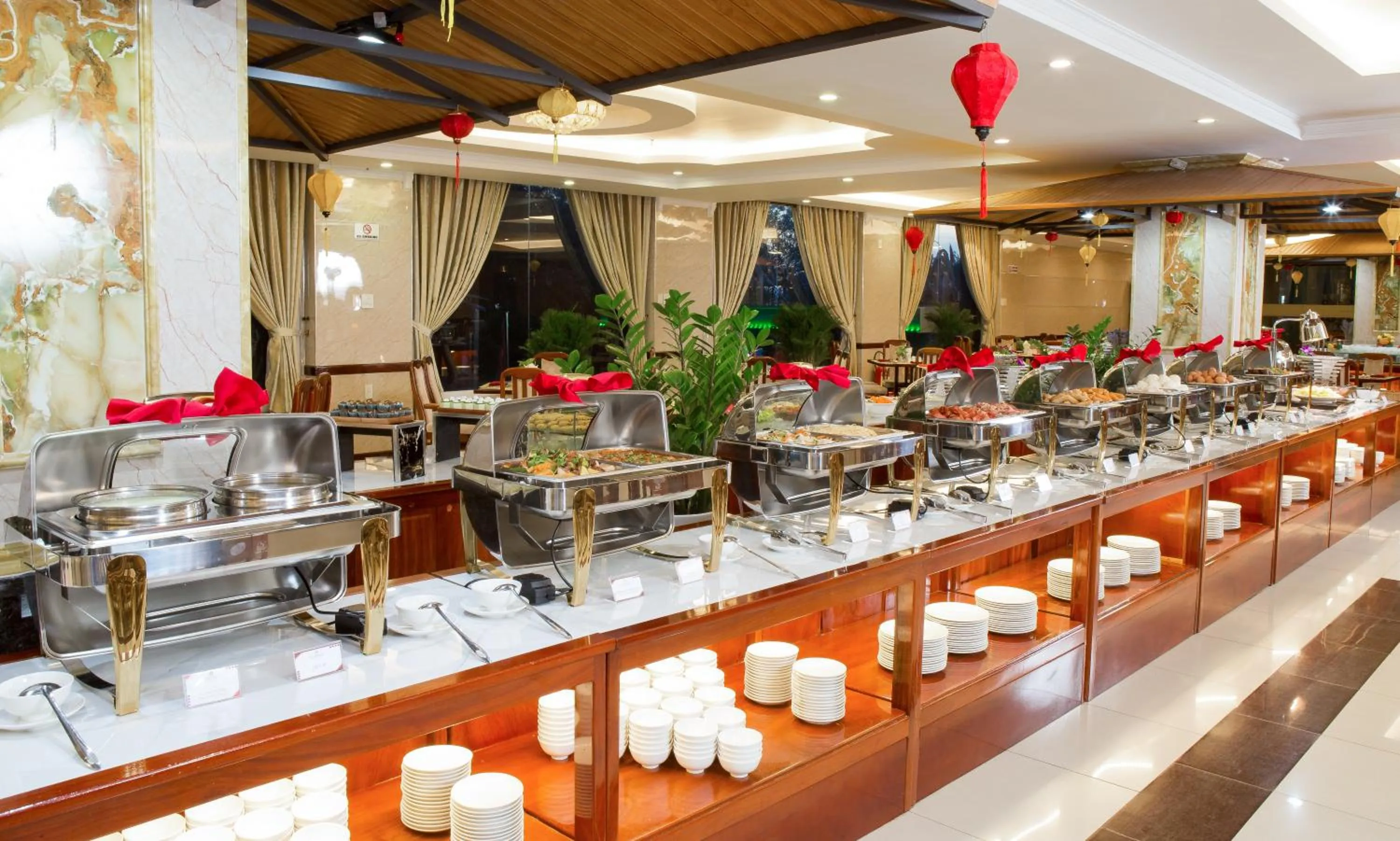 Food and drinks in Van Phat Riverside Hotel