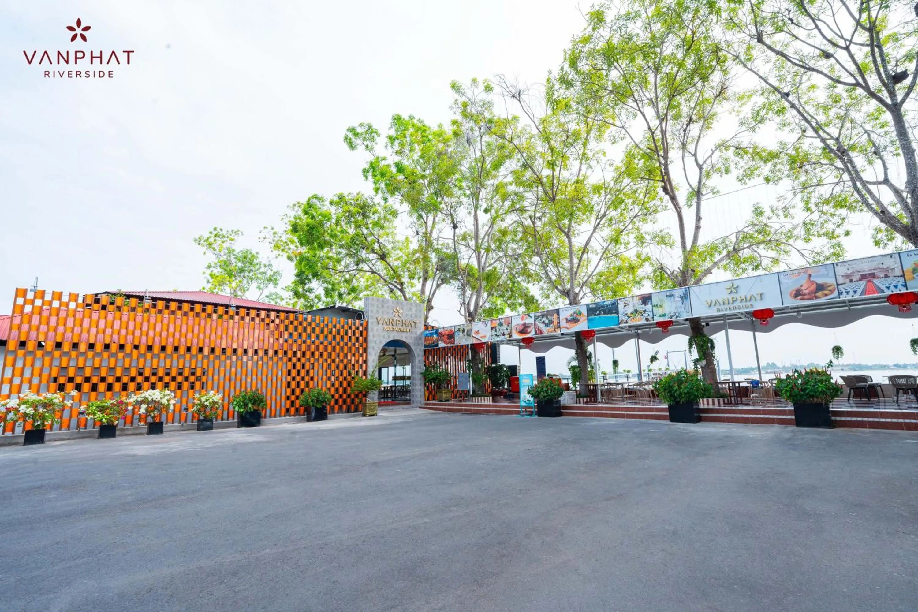 Day in Van Phat Riverside Hotel