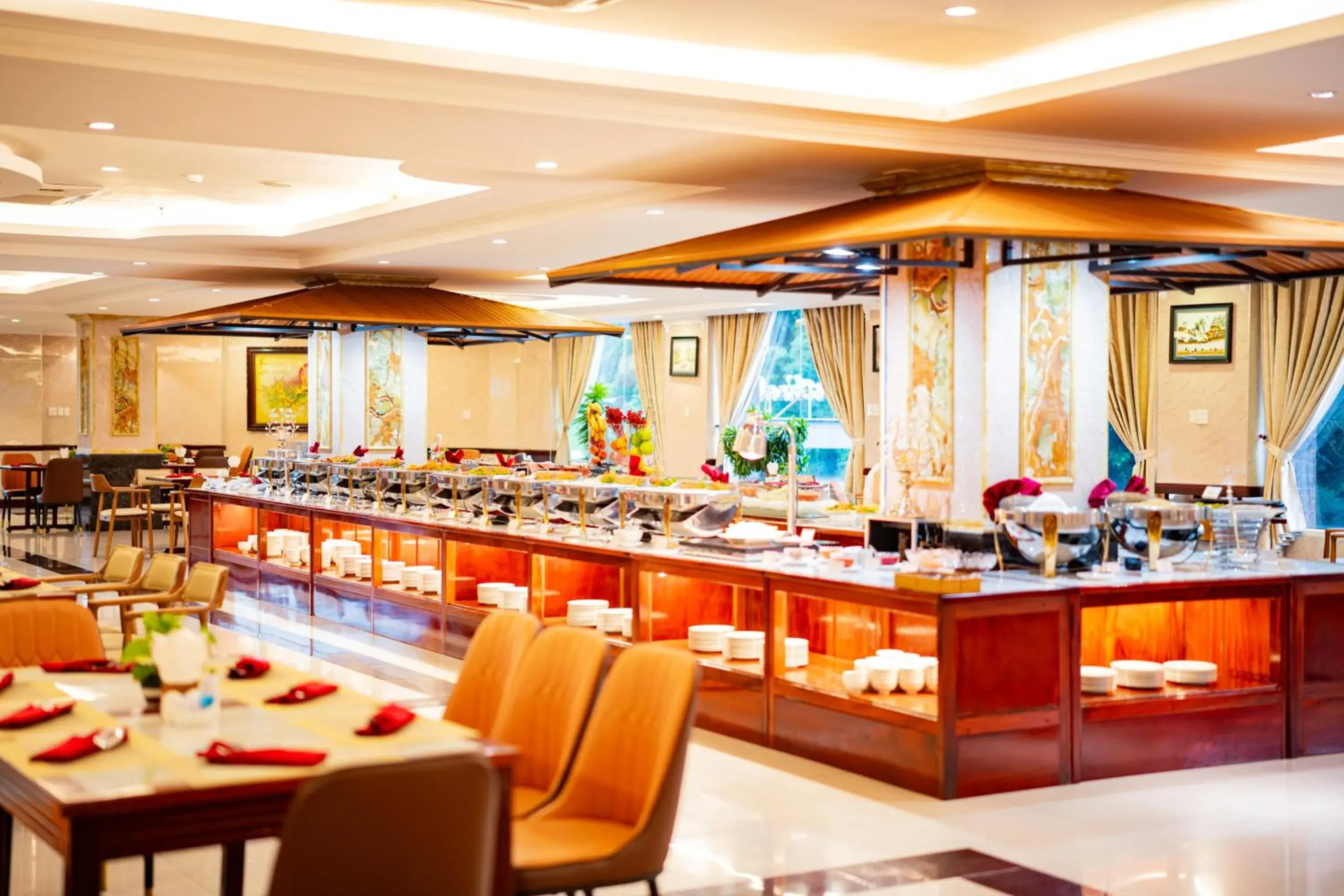 Restaurant/places to eat in Van Phat Riverside Hotel Restaurant/places to eat in Van Phat Riverside Hotel