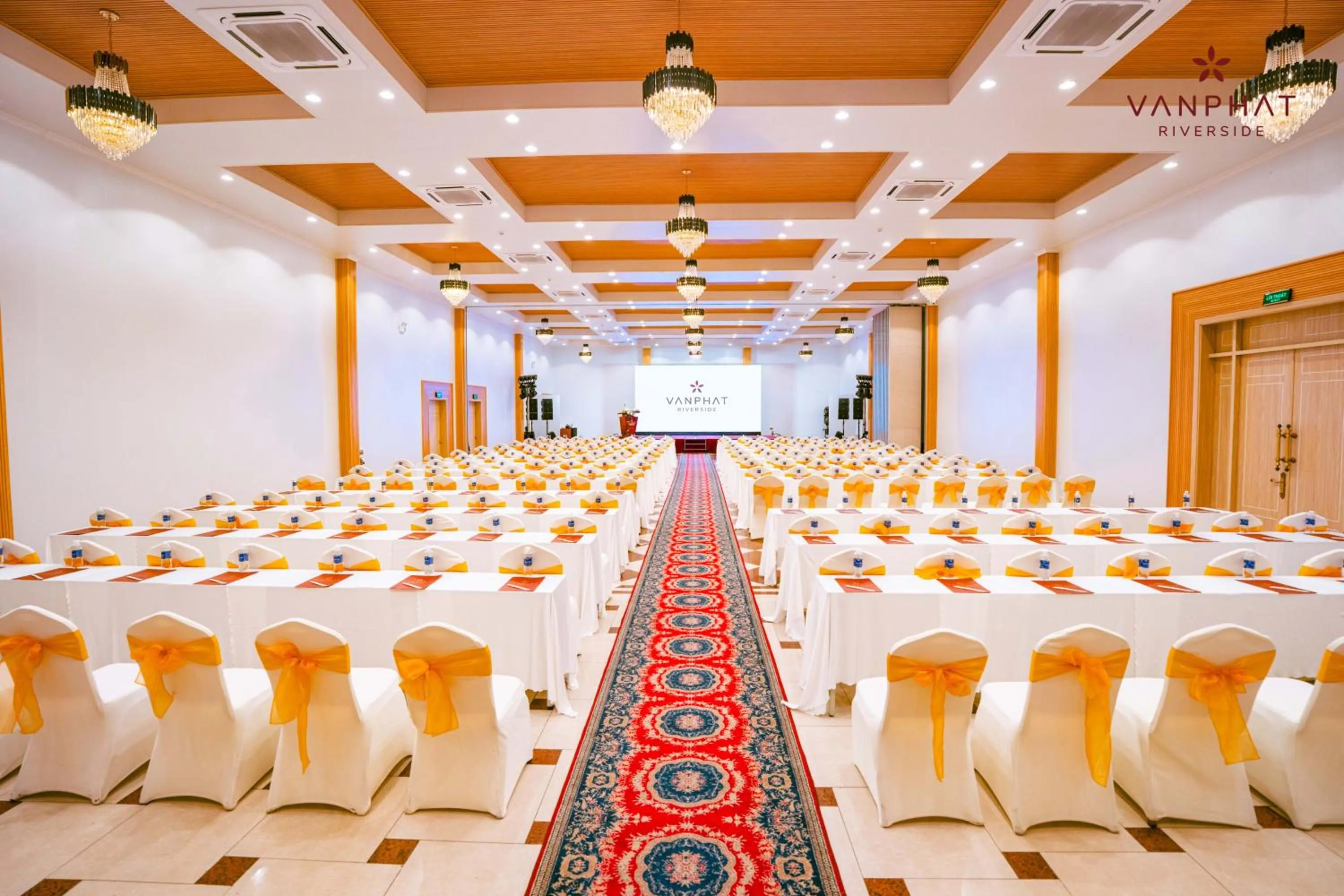 Seating area in Van Phat Riverside Hotel