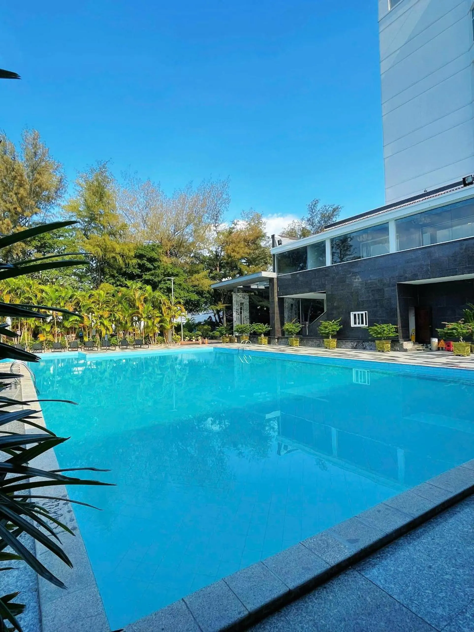 Swimming pool in Van Phat Riverside Hotel