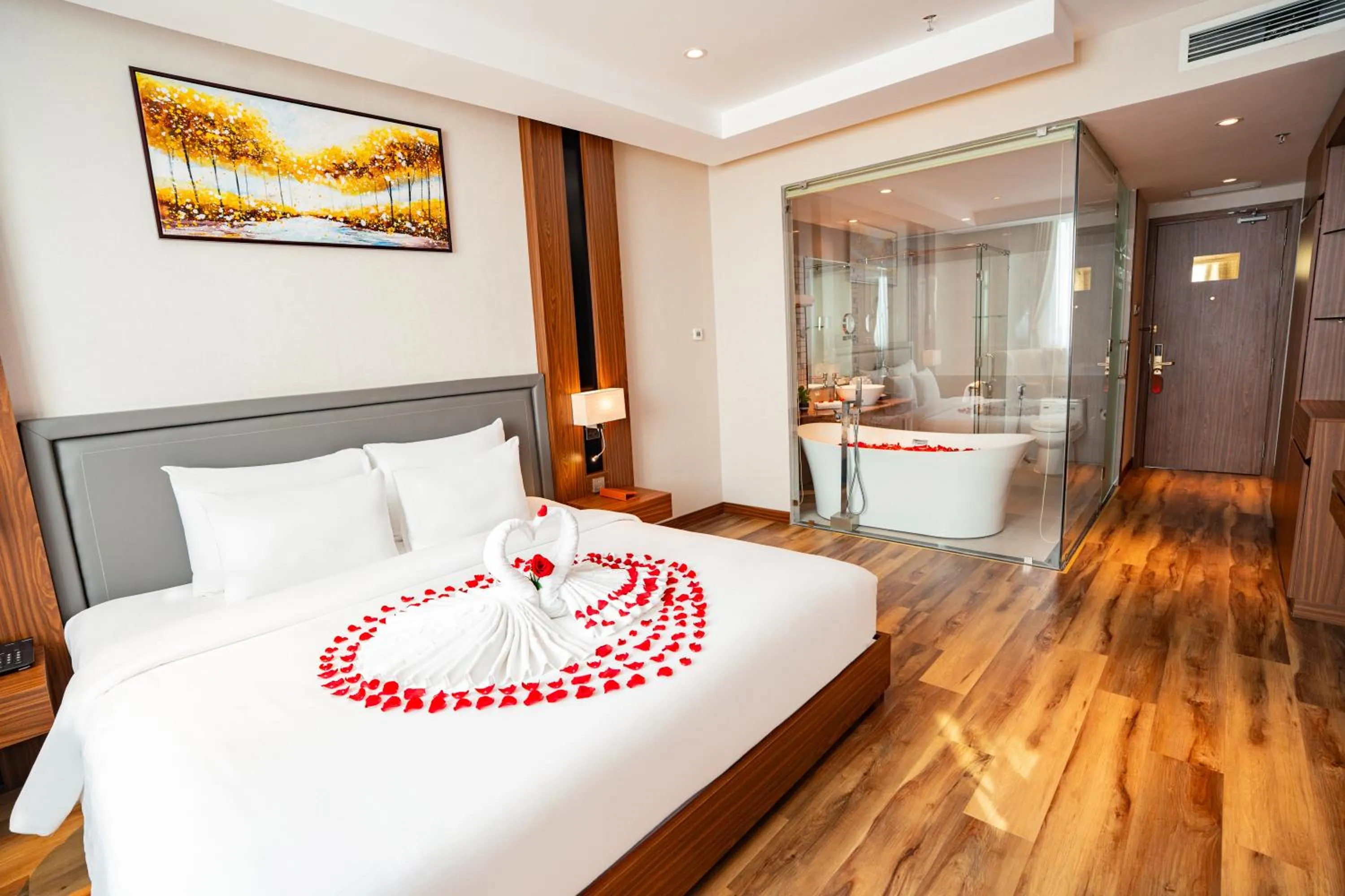 Bed in Van Phat Riverside Hotel