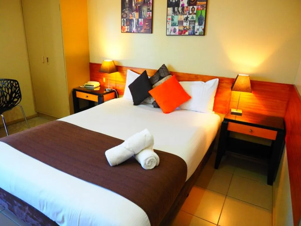 Bed in Bella Vista Motel