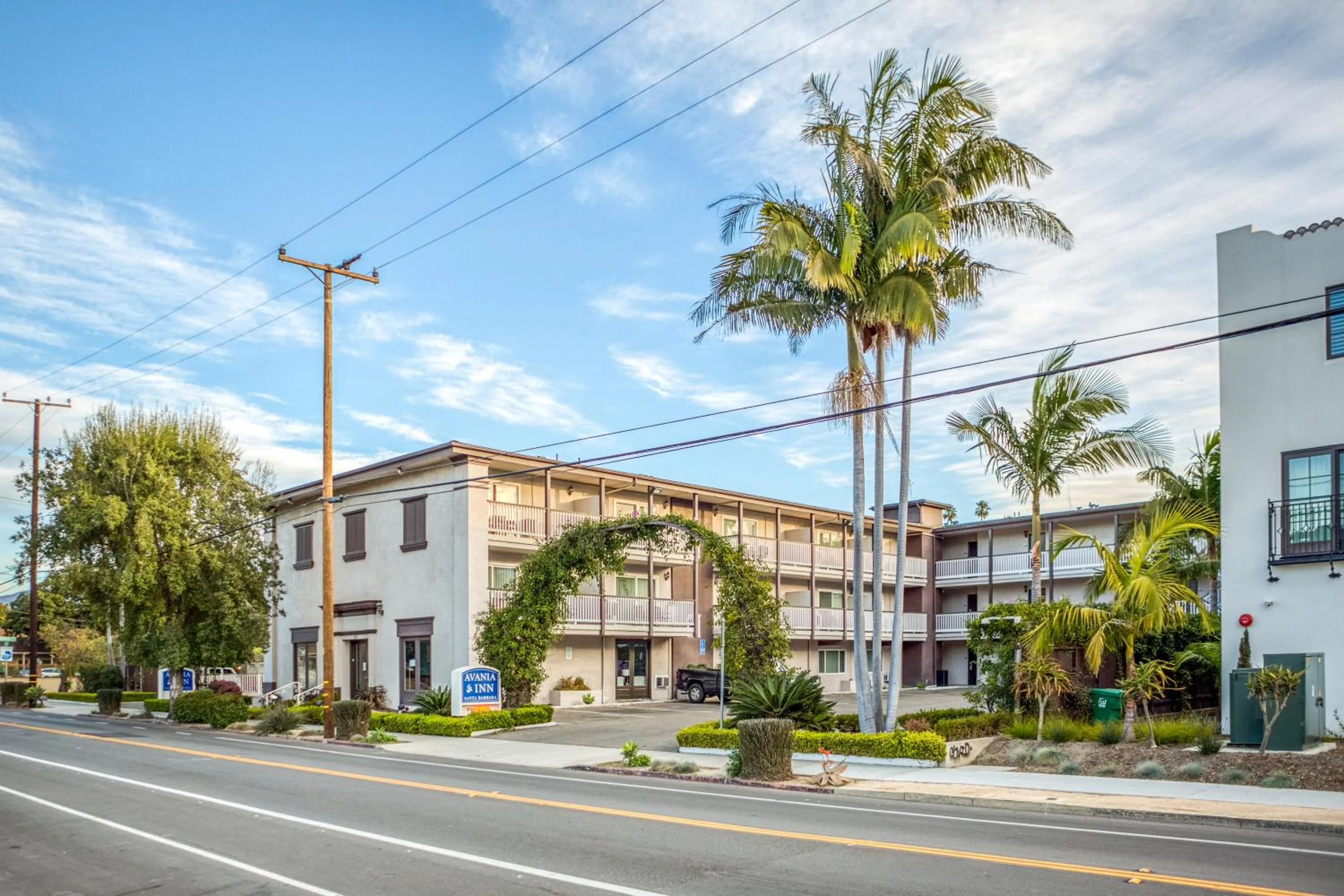 Property building in Avania Inn of Santa Barbara