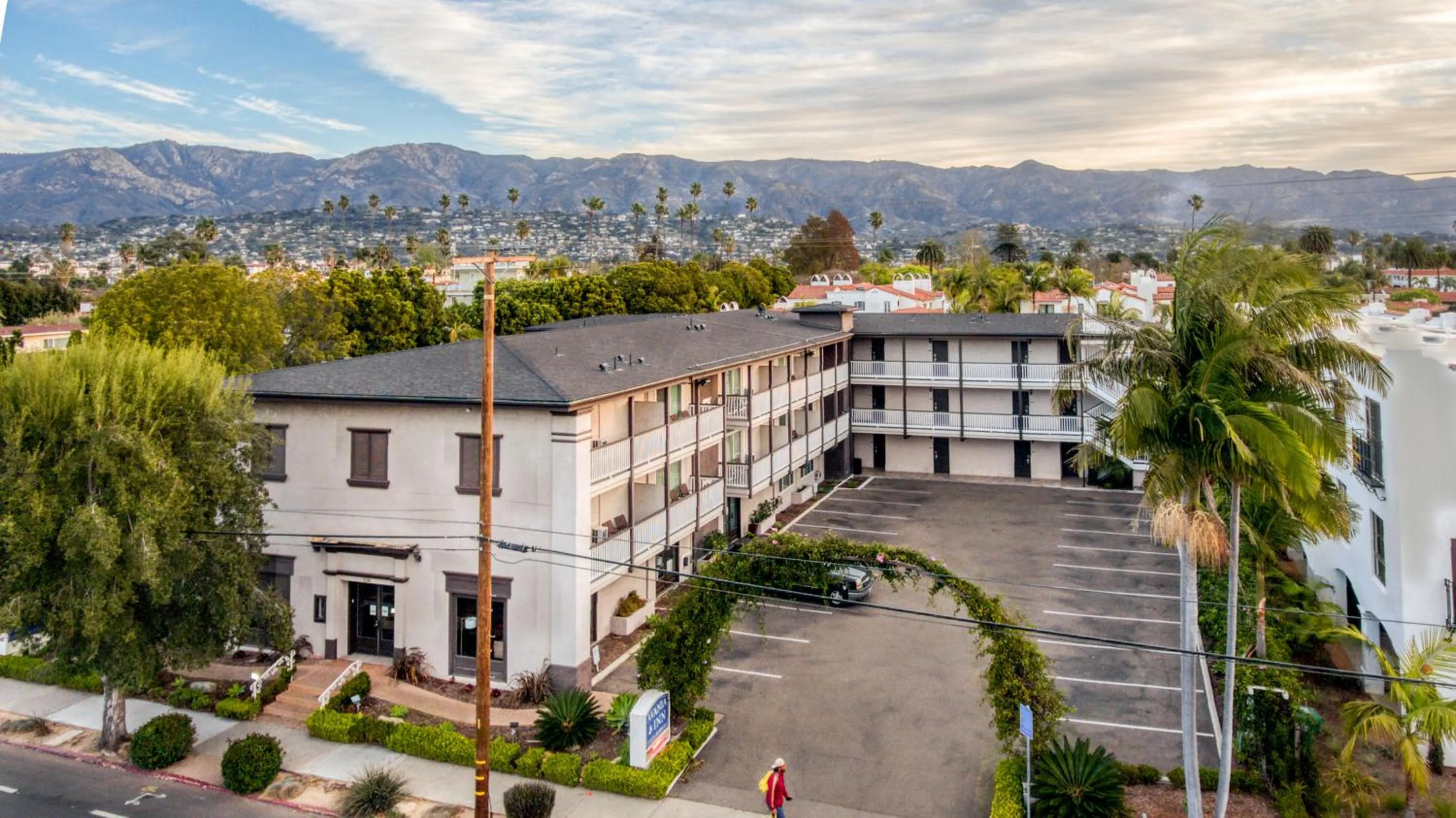 Property building in Avania Inn of Santa Barbara