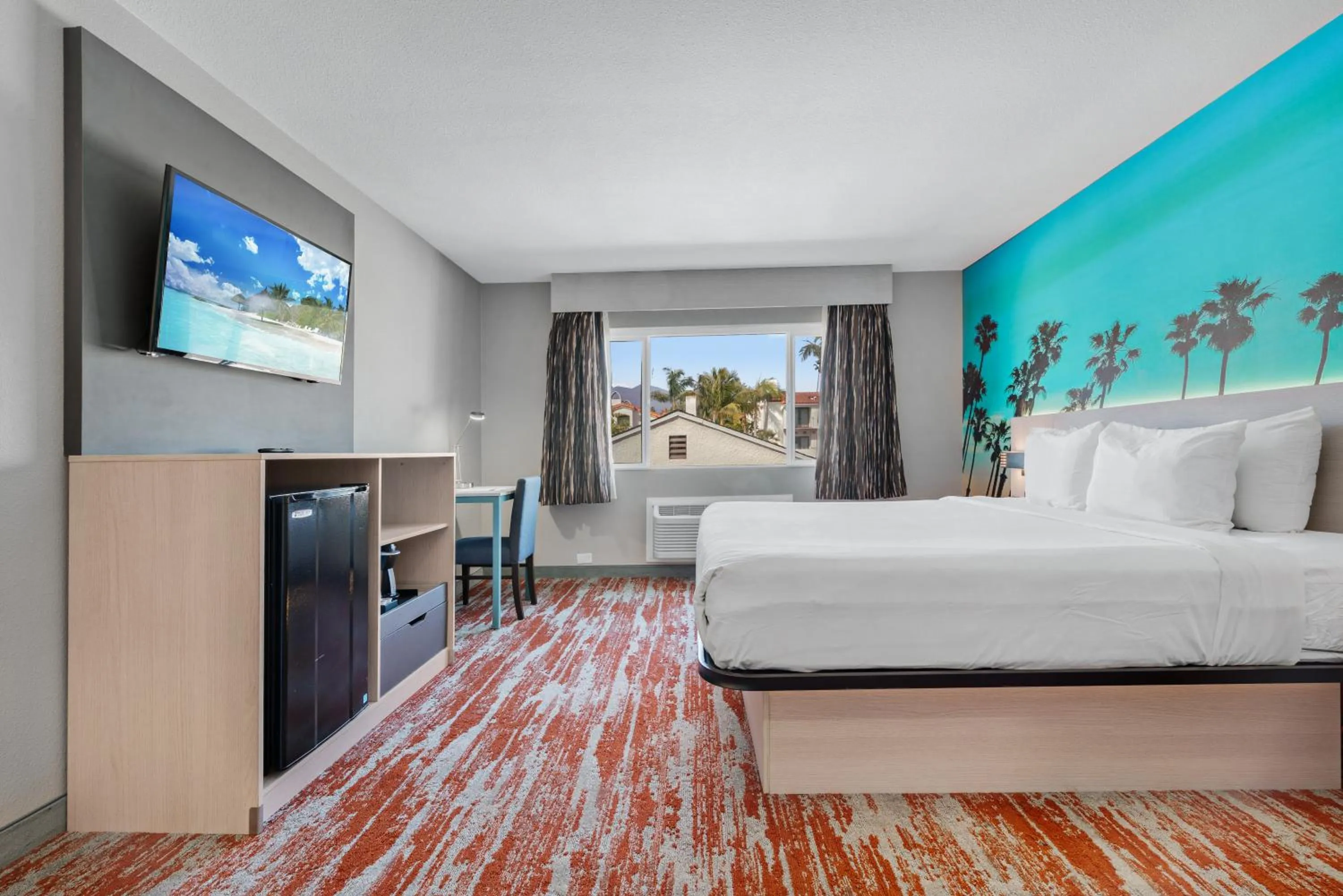 Photo of the whole room, Bed in Avania Inn of Santa Barbara