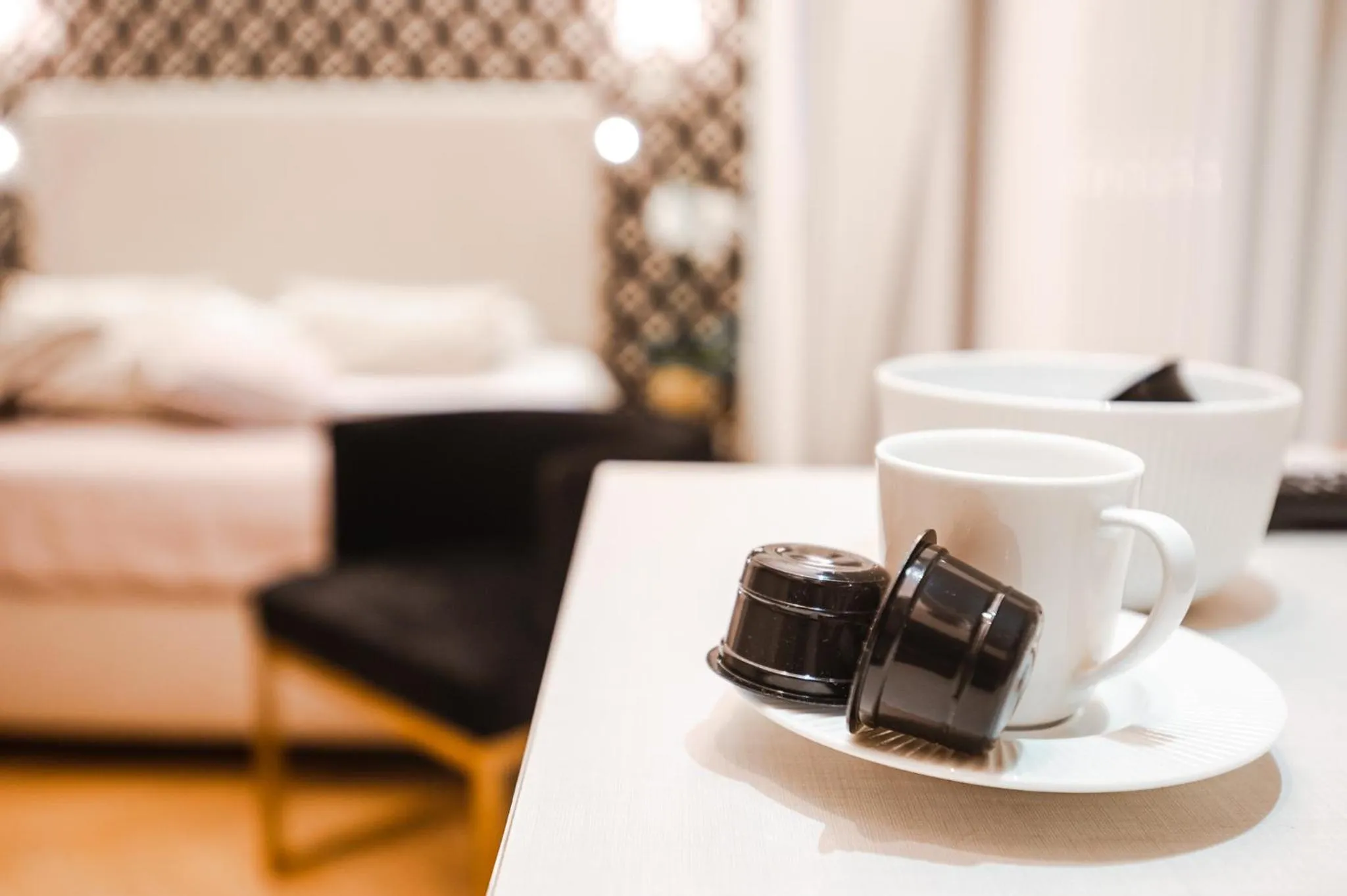 Coffee/tea facilities in EBL LUXURY HOME