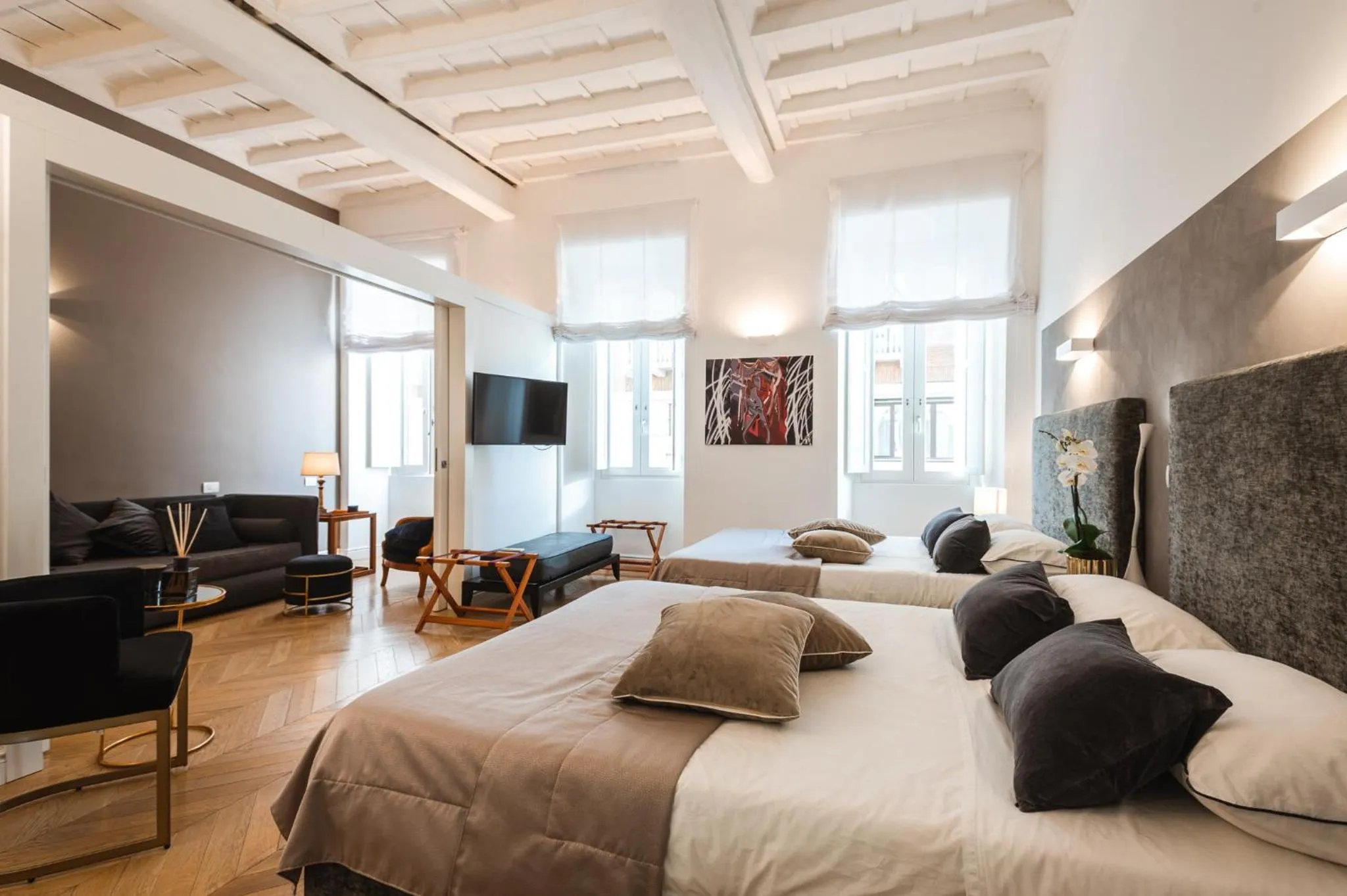 Bed in EBL LUXURY HOME