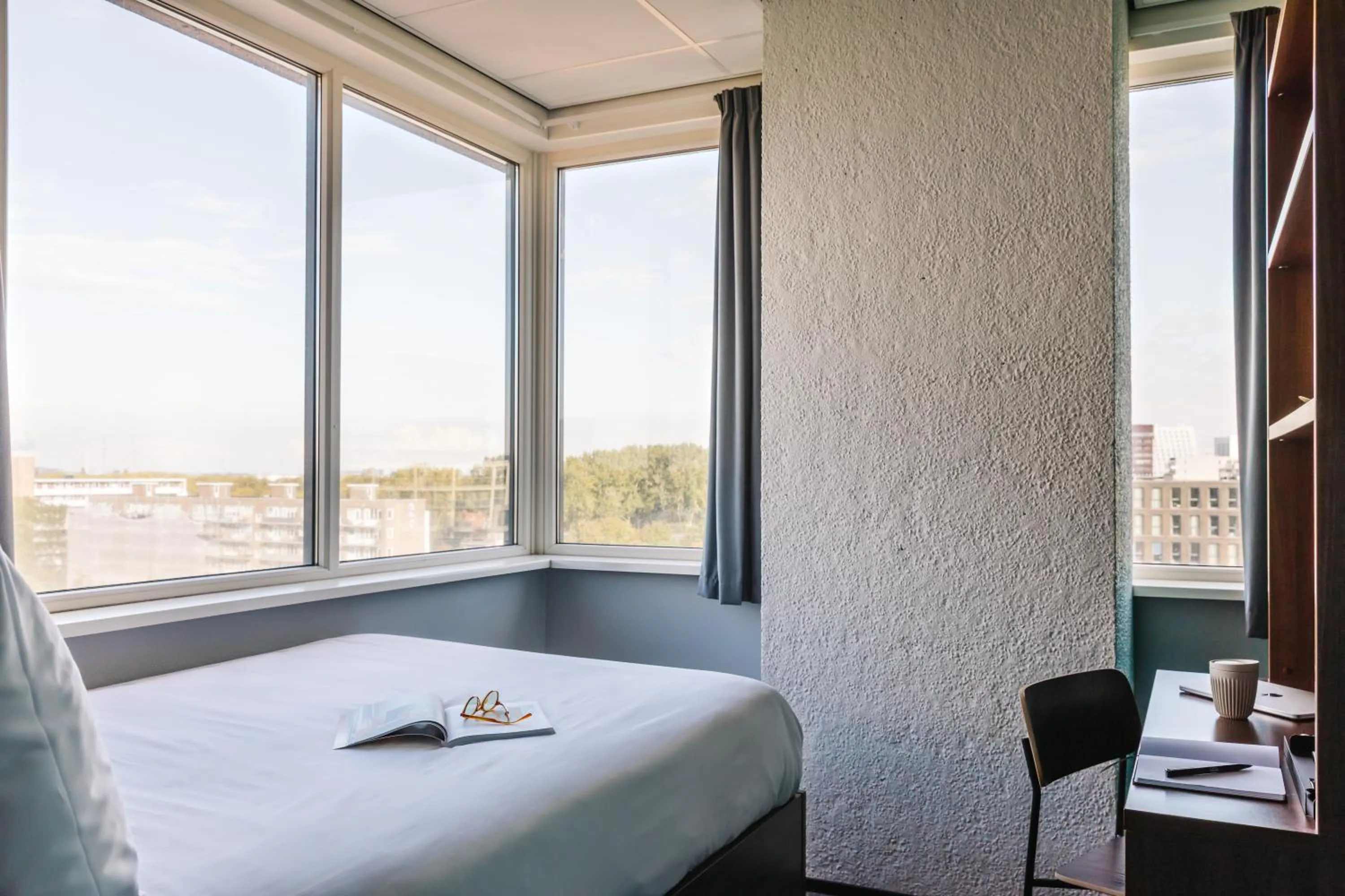 View (from property/room), Bed in The Social Hub Amsterdam West