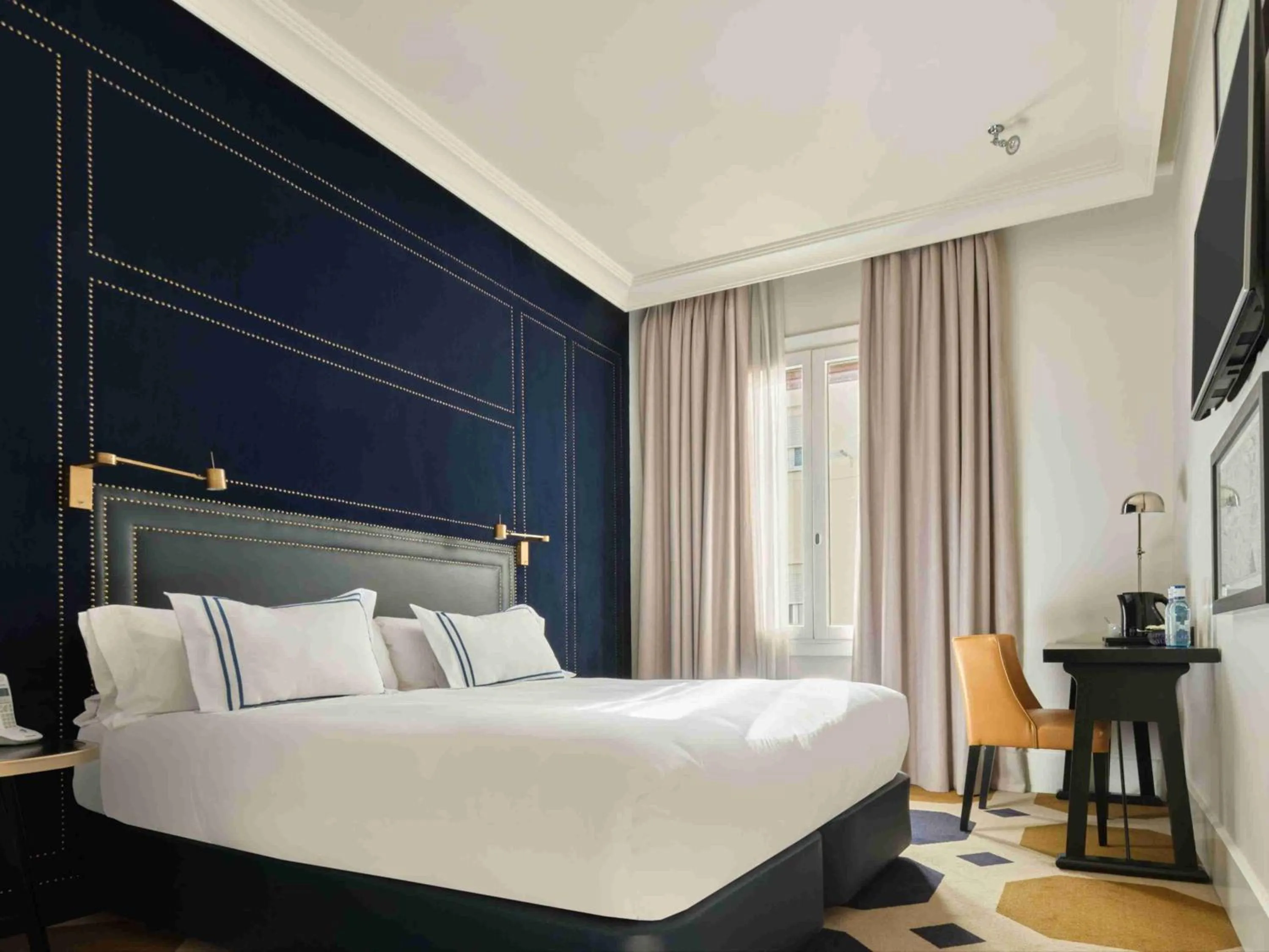 Bedroom, Bed in Only YOU Boutique Hotel Madrid