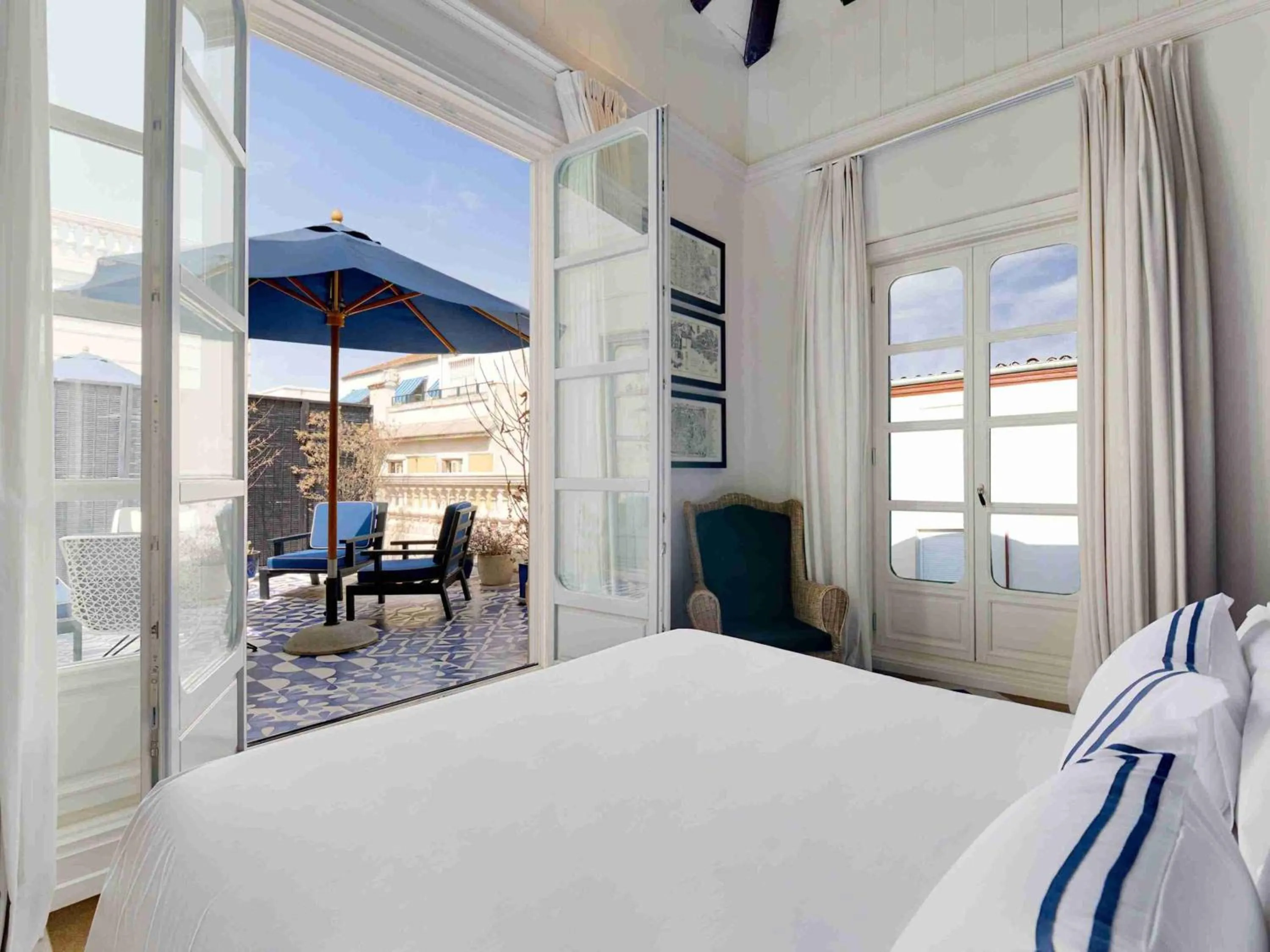 Bed in Only YOU Boutique Hotel Madrid