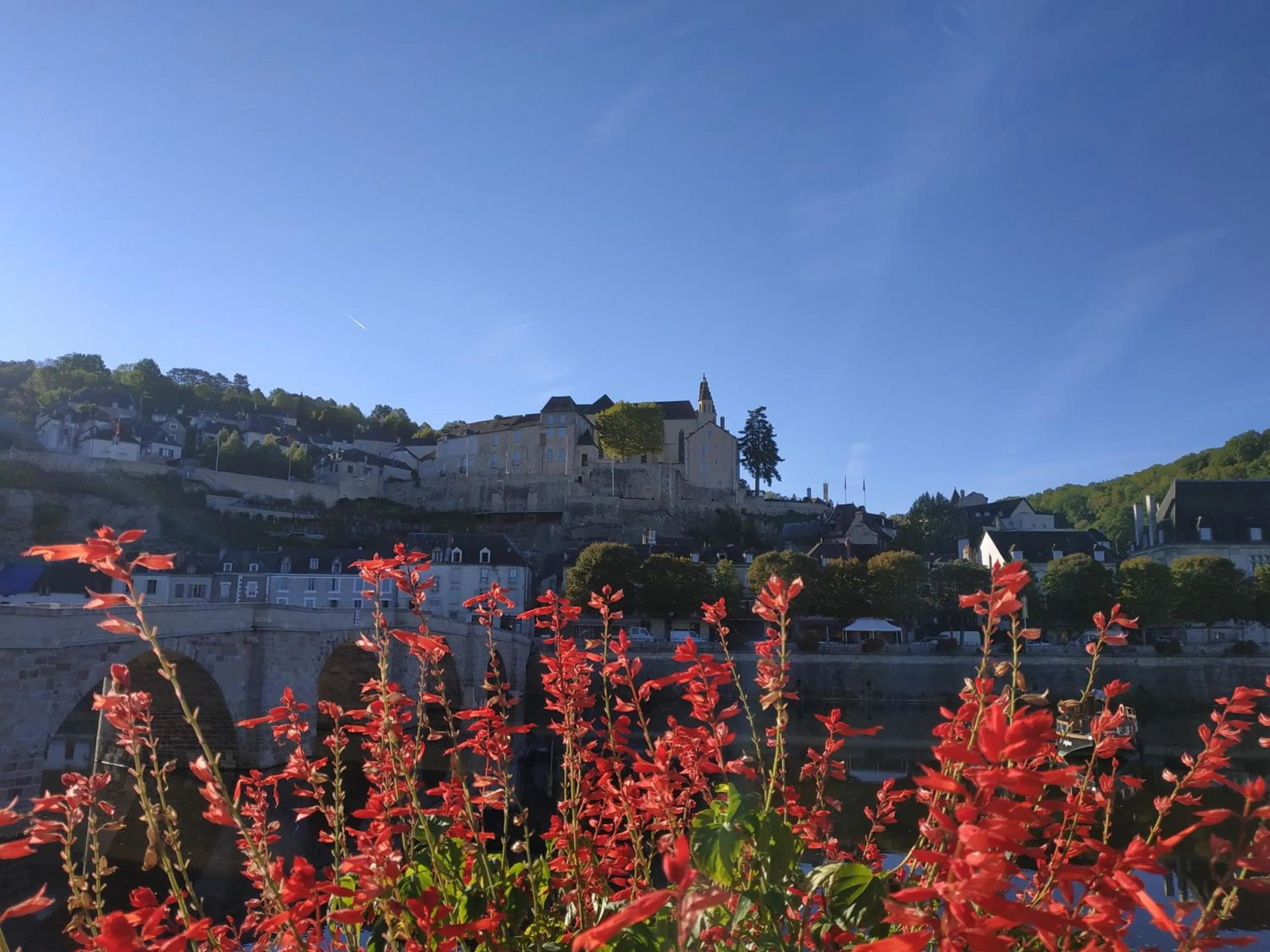 Nearby landmark in Hôtel Grand Confort Le Moulin Rouge