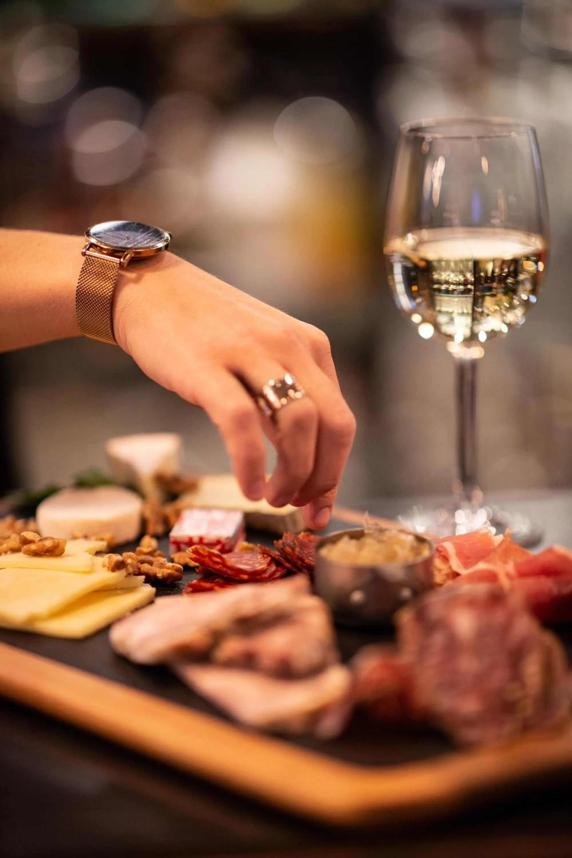 Food and drinks in Hôtel Grand Confort Le Moulin Rouge