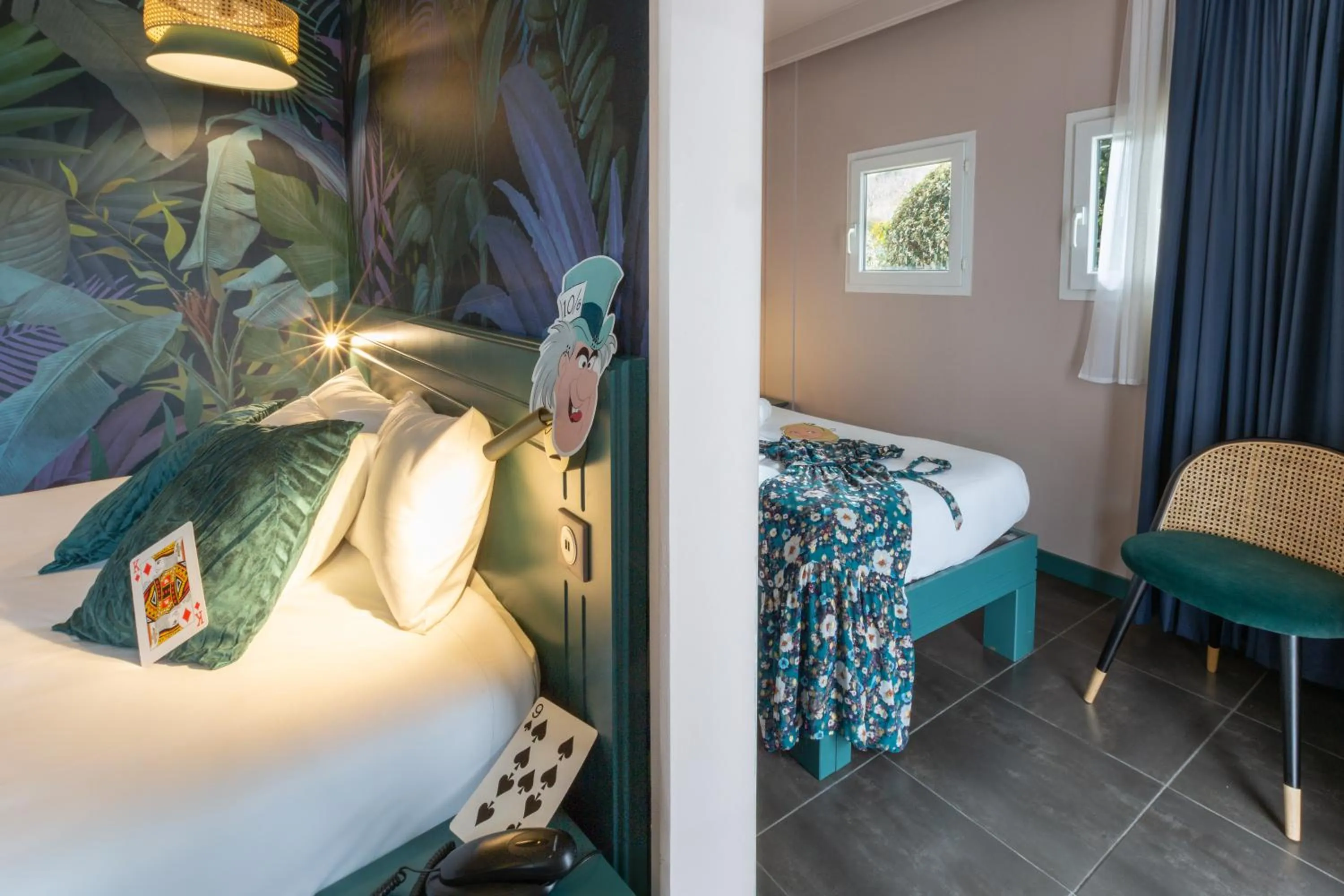 Bedroom, Bed in Hôtel Grand Confort Le Moulin Rouge