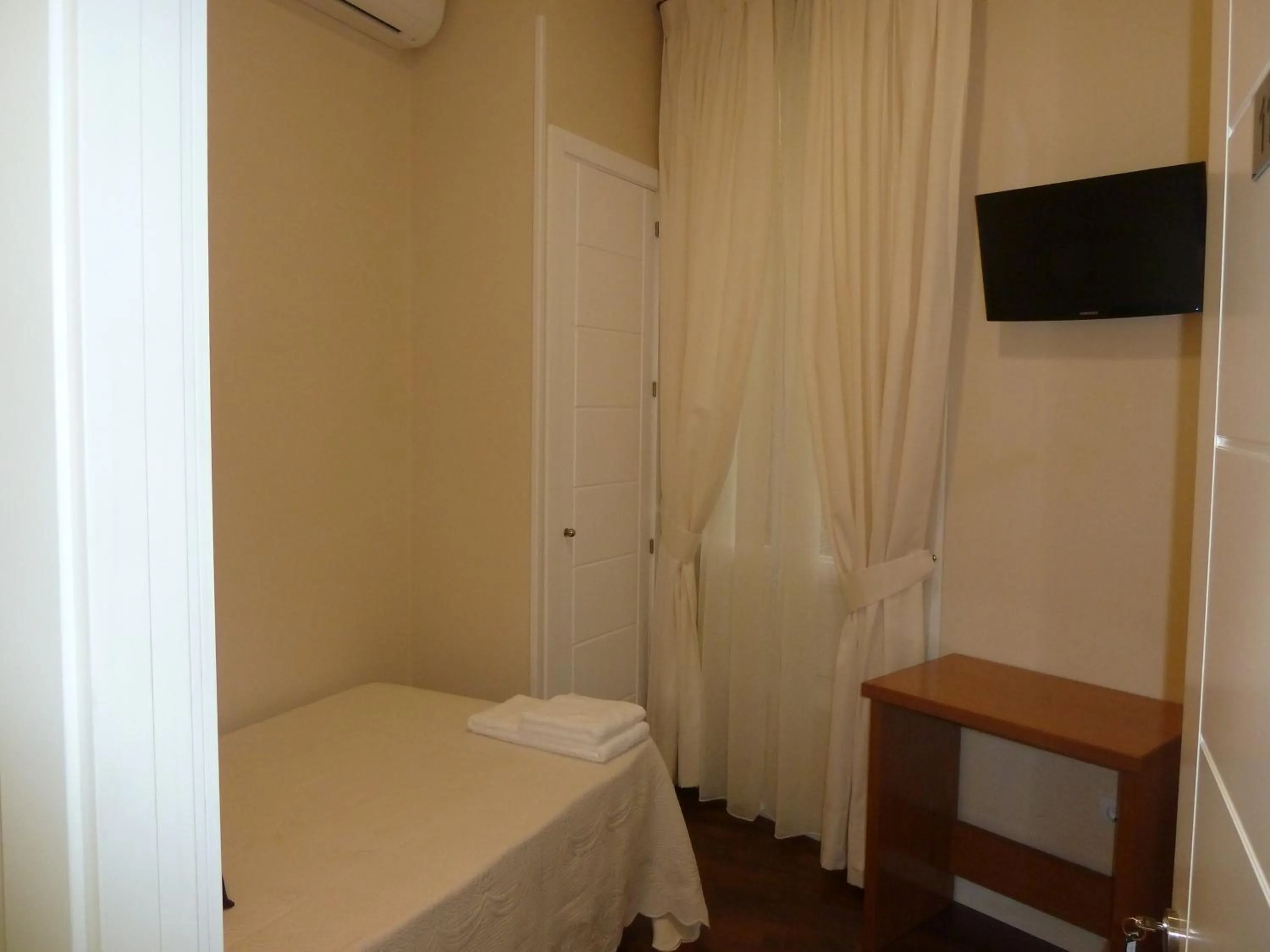 TV and multimedia in Hostal Mayor