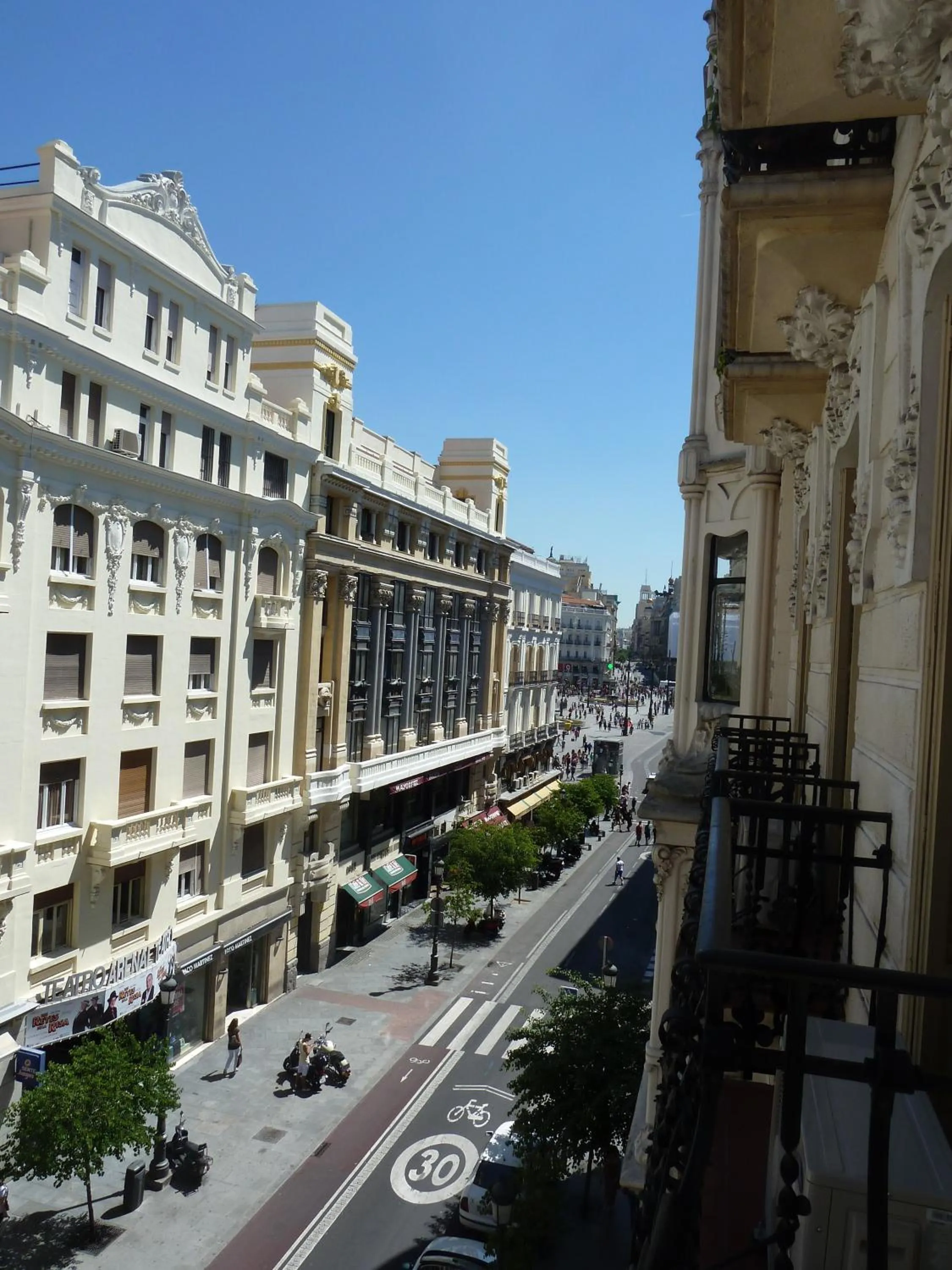 Property building in Hostal Mayor