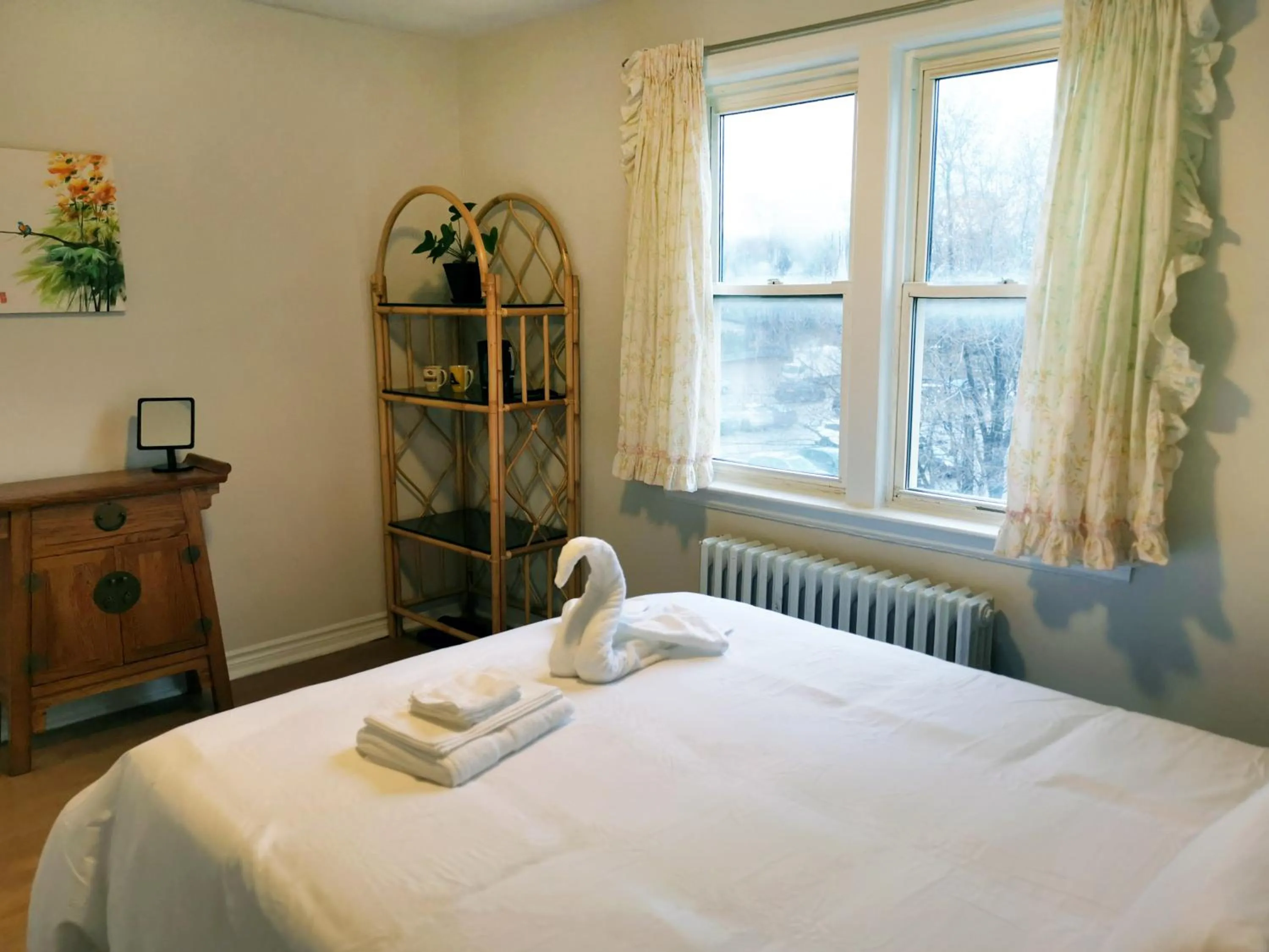 Cozy Private Rm Heart of North York Free Parking Full Kitchen Close to Downtown