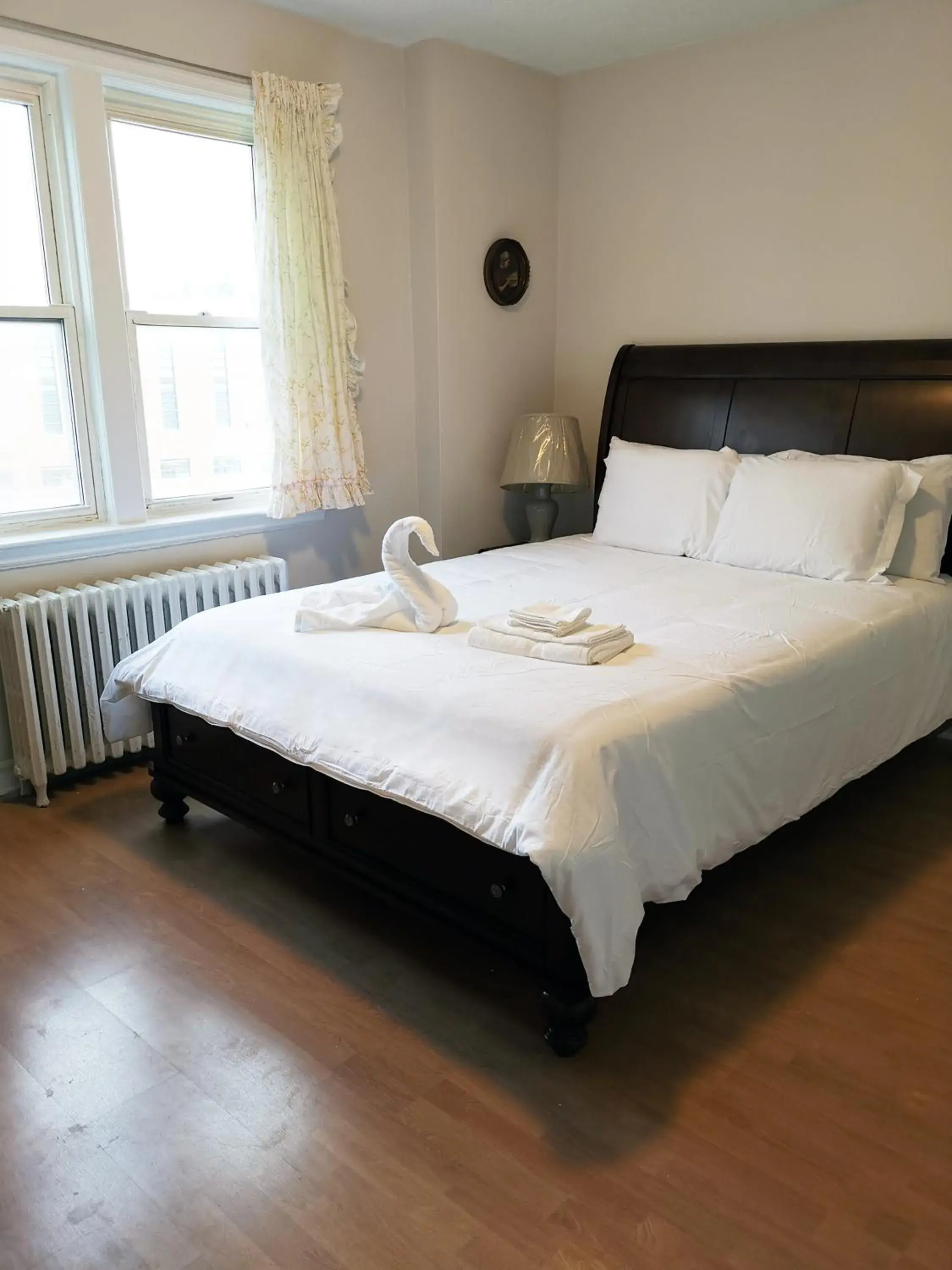 Cozy Private Rm Heart of North York Free Parking Full Kitchen Close to Downtown Cozy Private Rm Heart of North York Free Parking Full Kitchen Close to Downtown