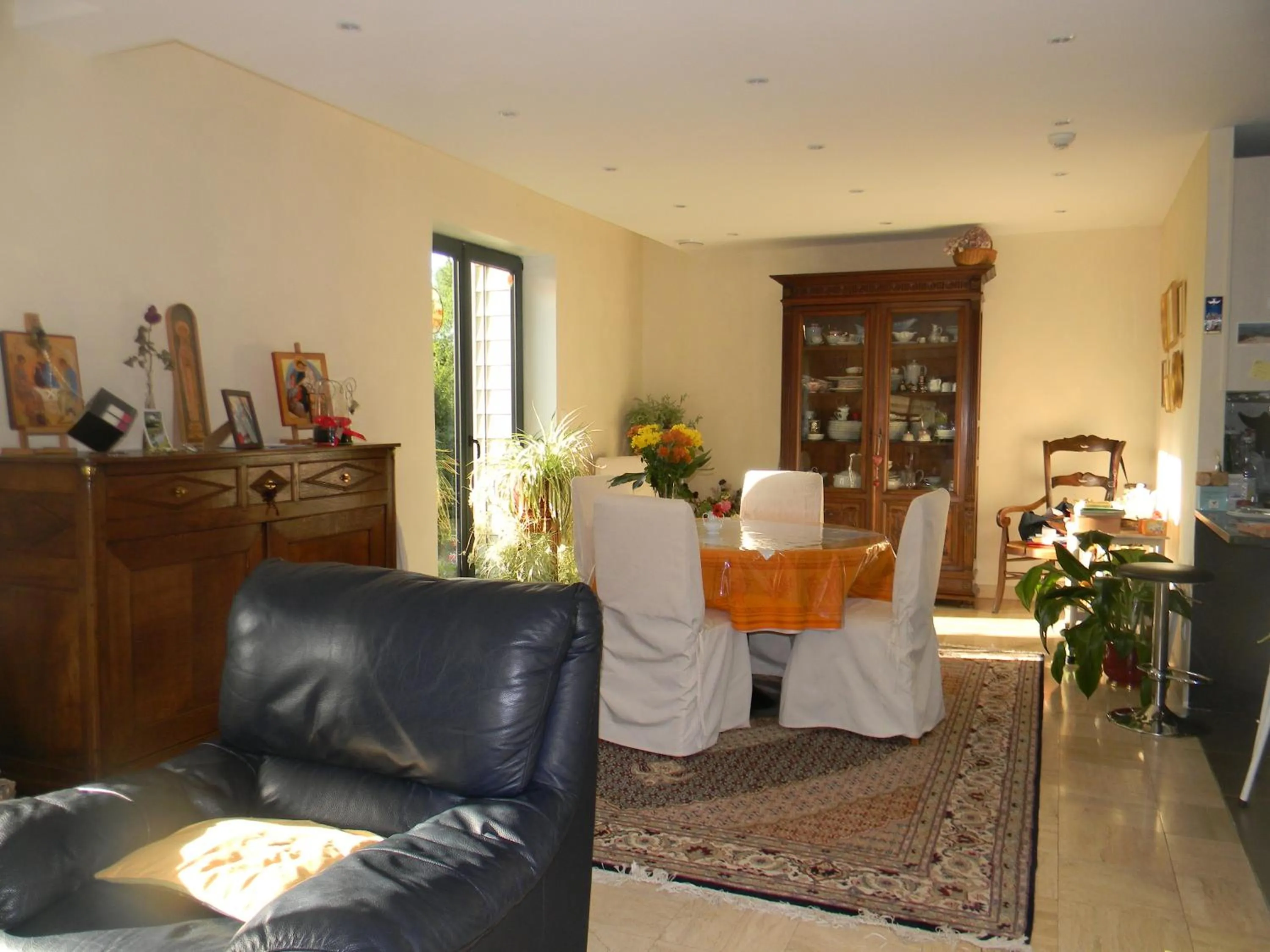 Seating area in Maison Magdala
