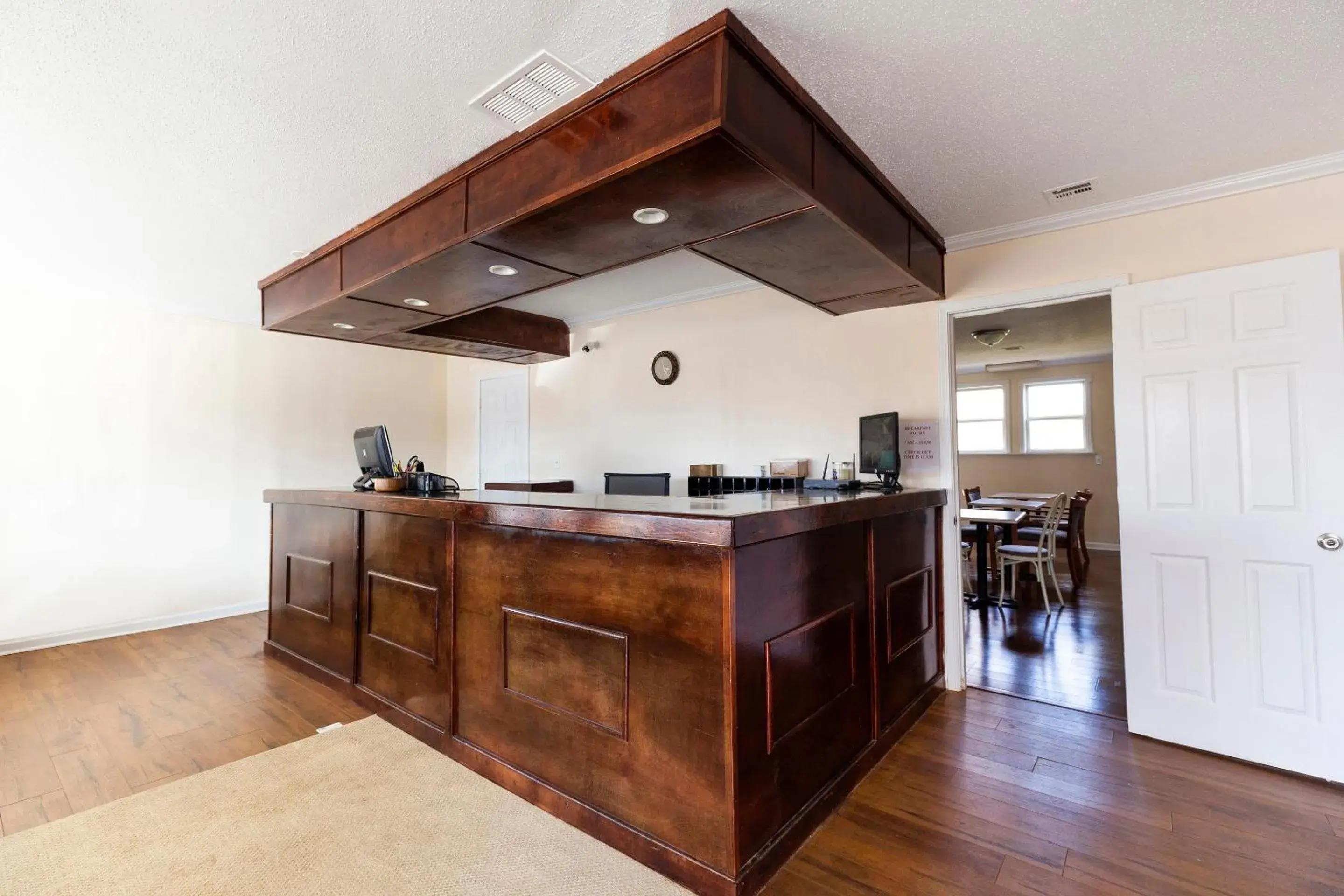 Lobby or reception in OYO Hotel Cave City KY Lobby or reception in OYO Hotel Cave City KY