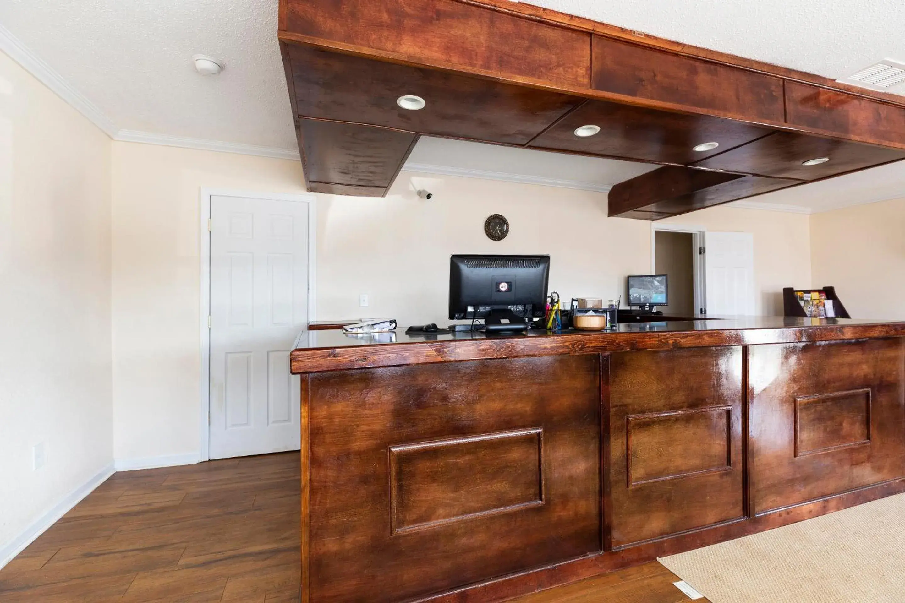 Lobby or reception in OYO Hotel Cave City KY Lobby or reception in OYO Hotel Cave City KY