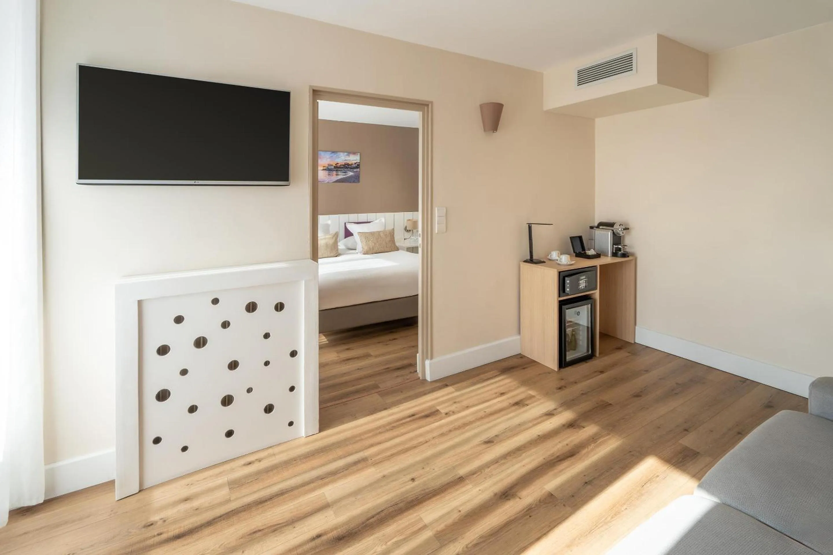 Bedroom, Bed in Best Western Plus Hôtel la Rade