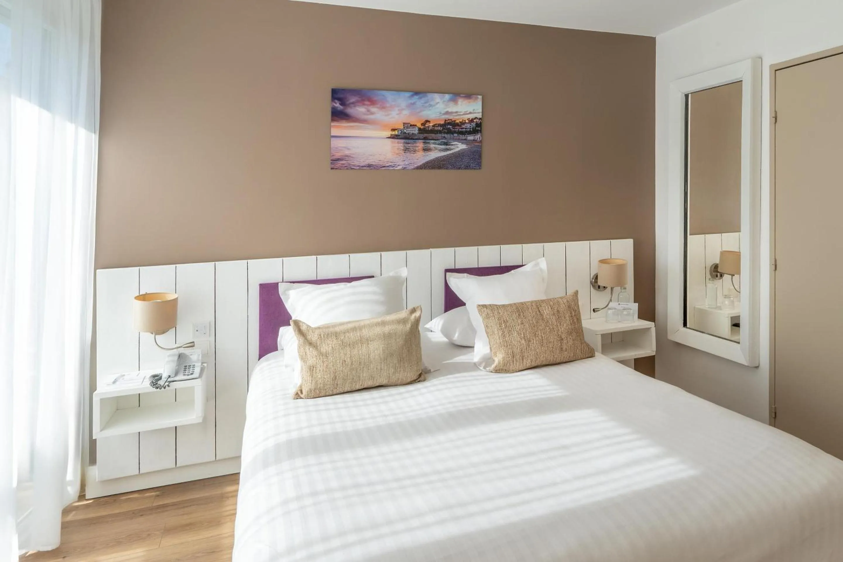 Bedroom, Bed in Best Western Plus Hôtel la Rade