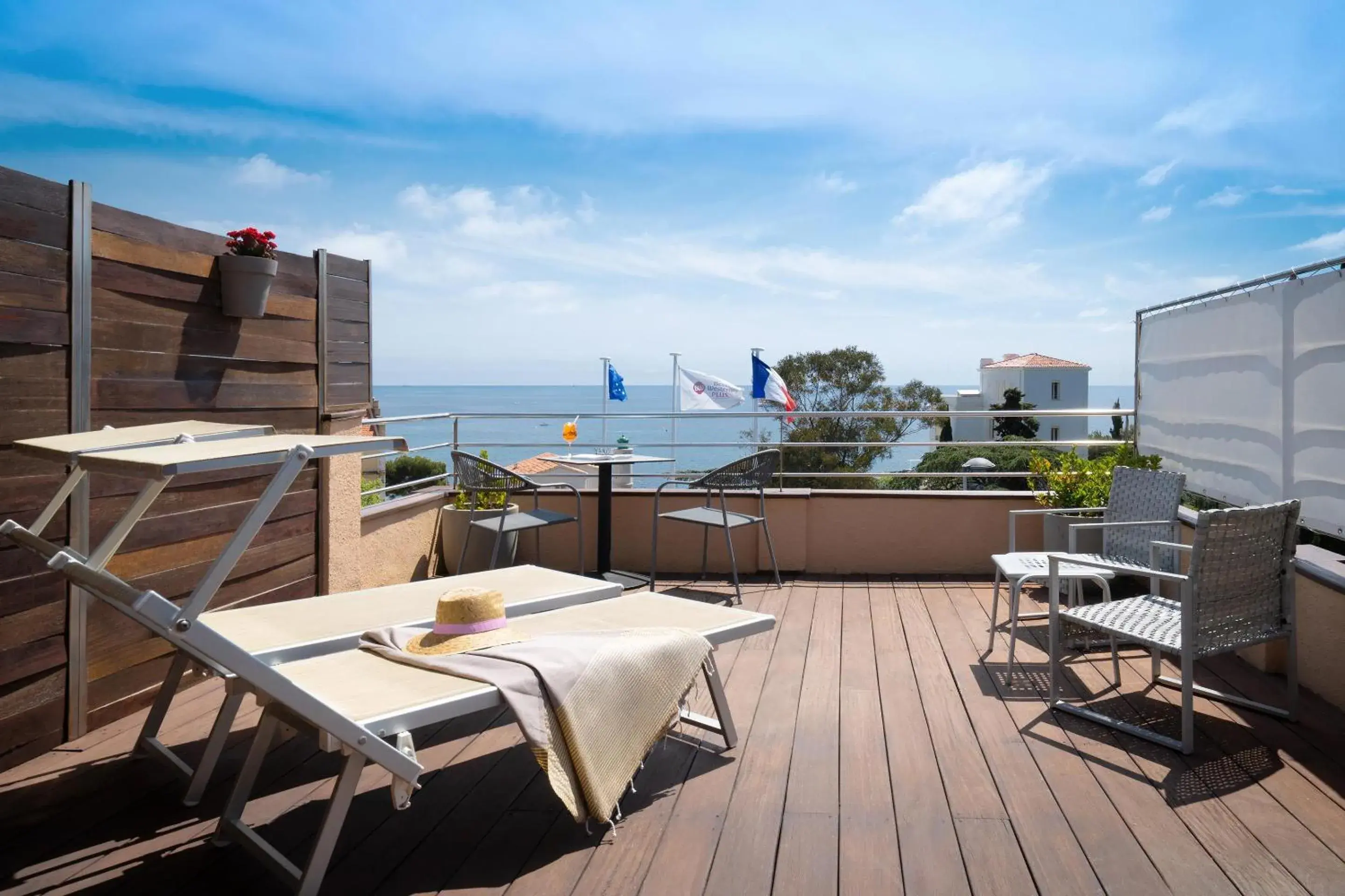 View (from property/room) in Best Western Plus Hôtel la Rade View (from property/room) in Best Western Plus Hôtel la Rade