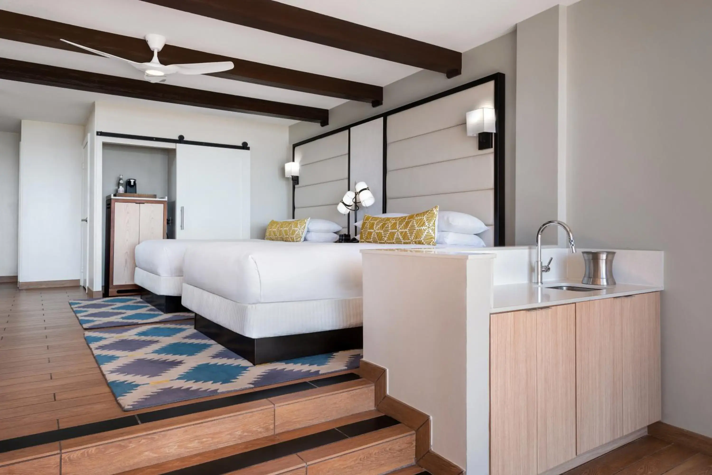 Bed in San Diego Mission Bay Resort Bed in San Diego Mission Bay Resort