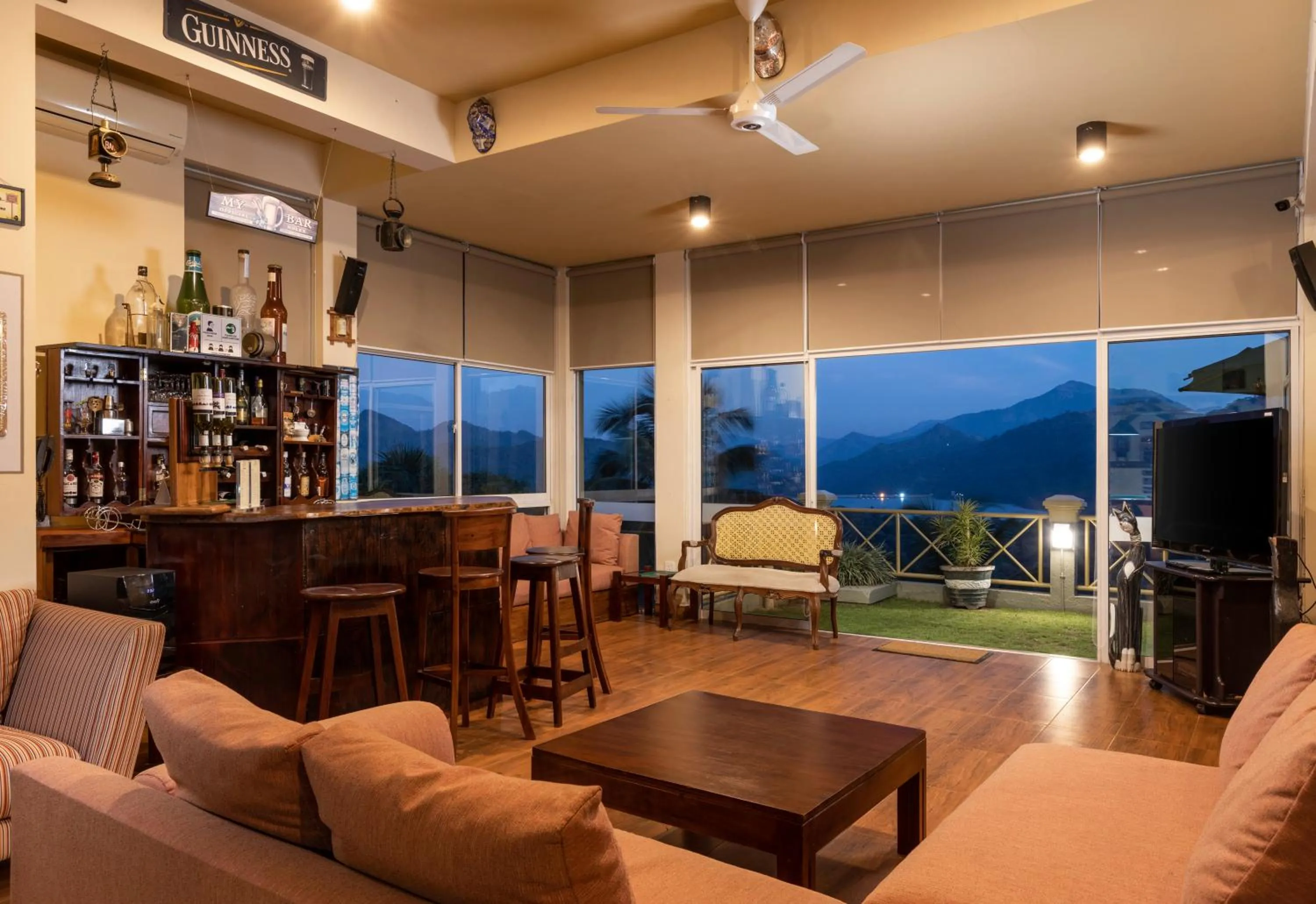 Lounge or bar in The Albatross, Kandy