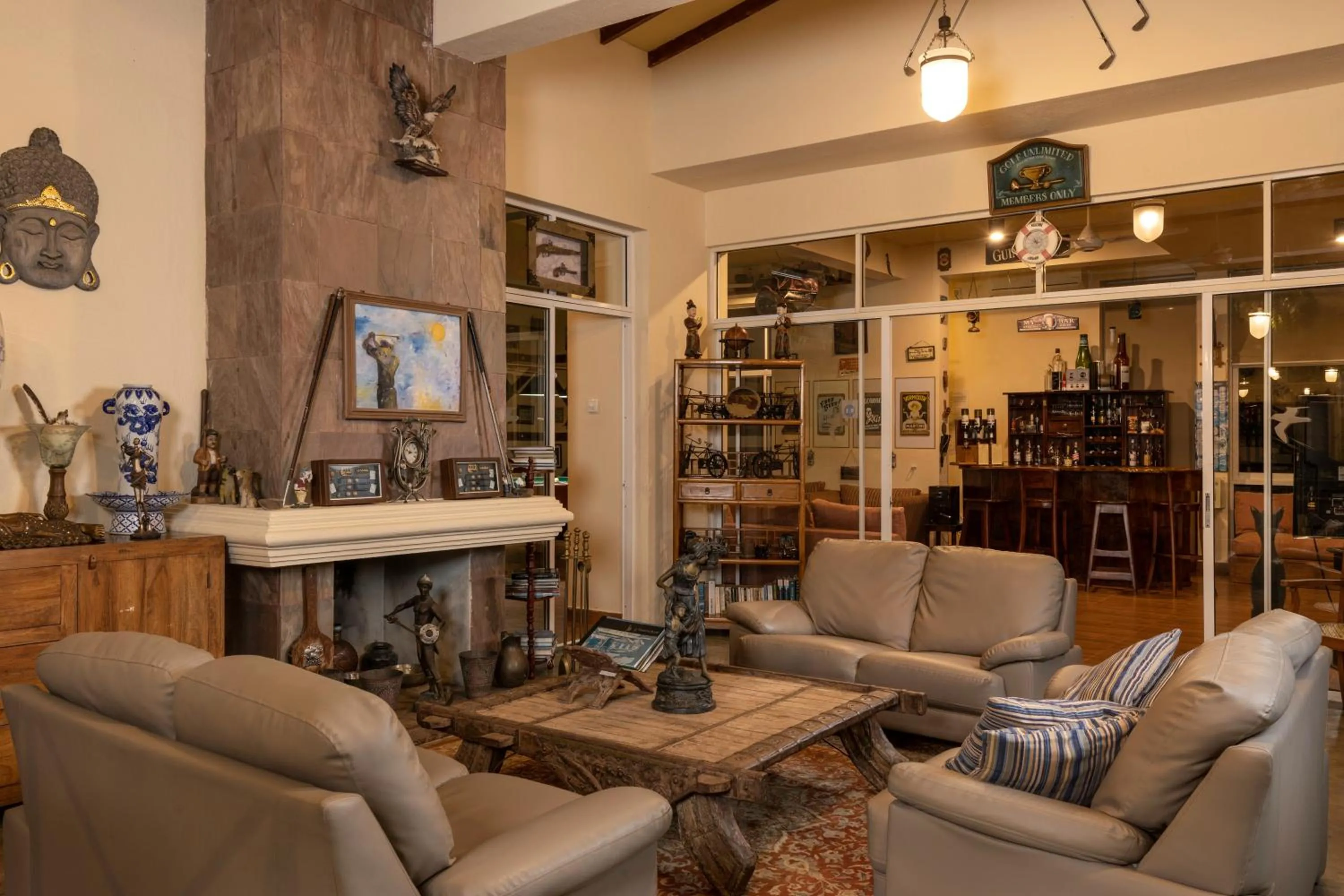 TV and multimedia in The Albatross, Kandy