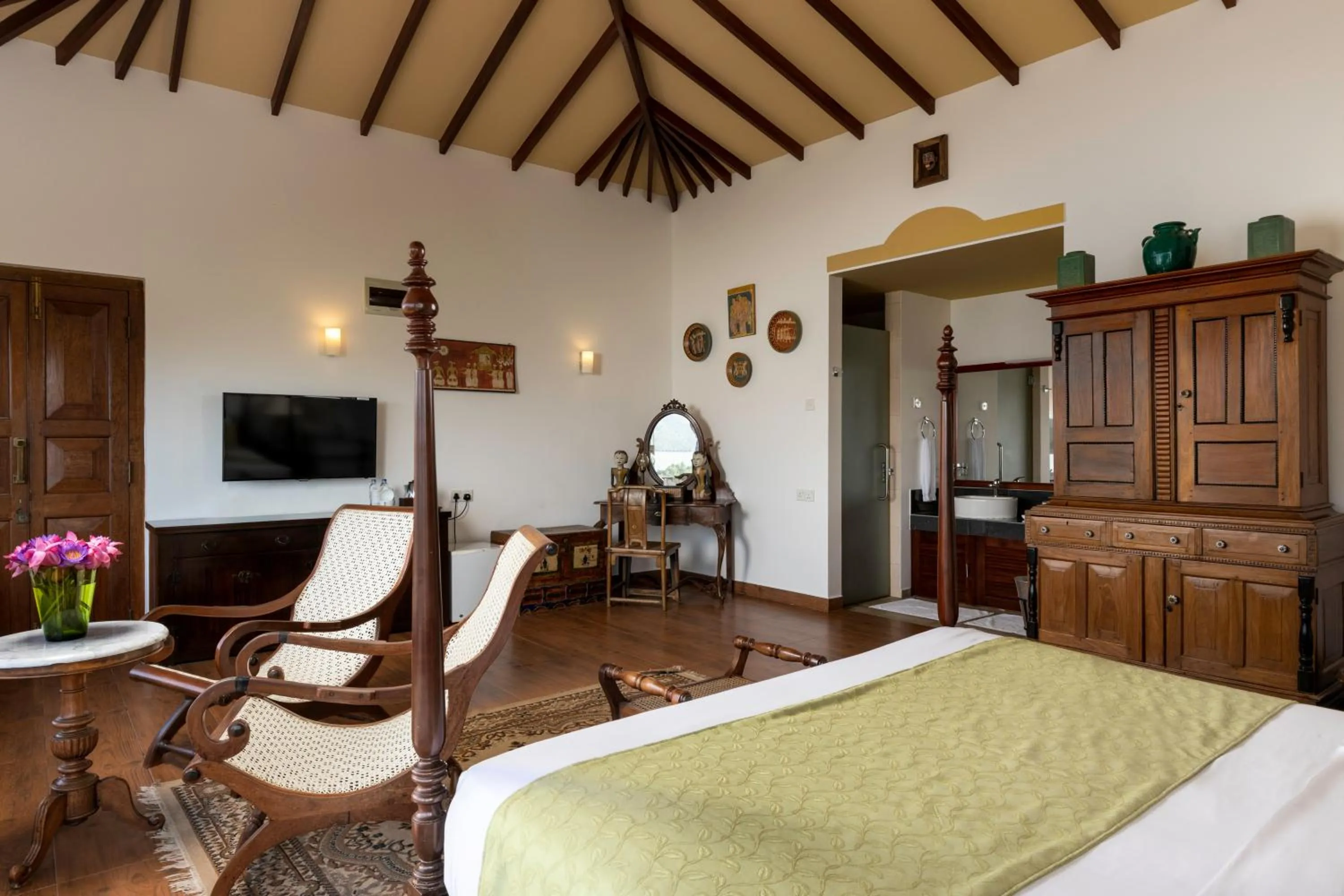 Bathroom, Bed in The Albatross, Kandy