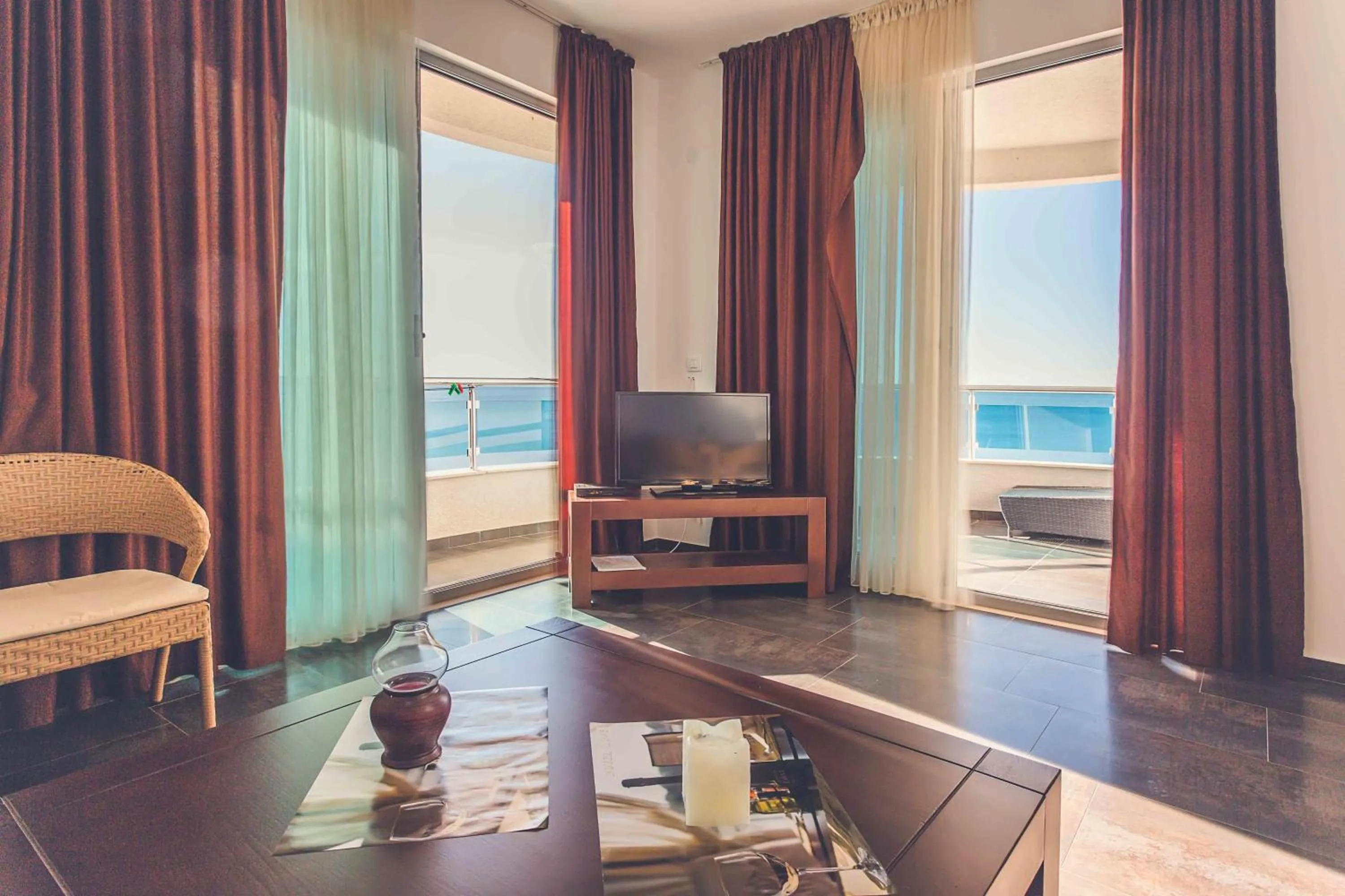 TV and multimedia in Love Live Hotel