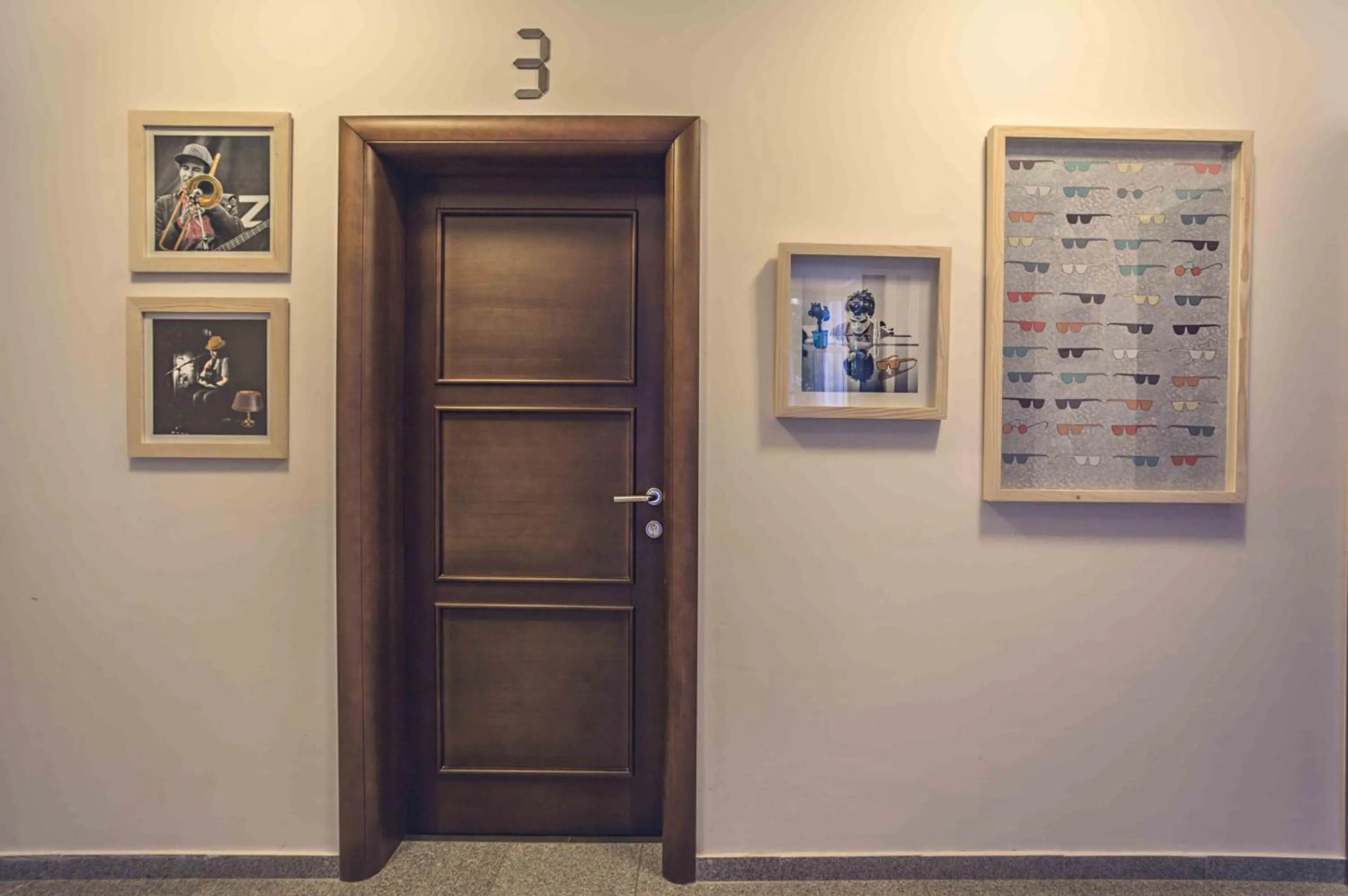 Other in Love Live Hotel