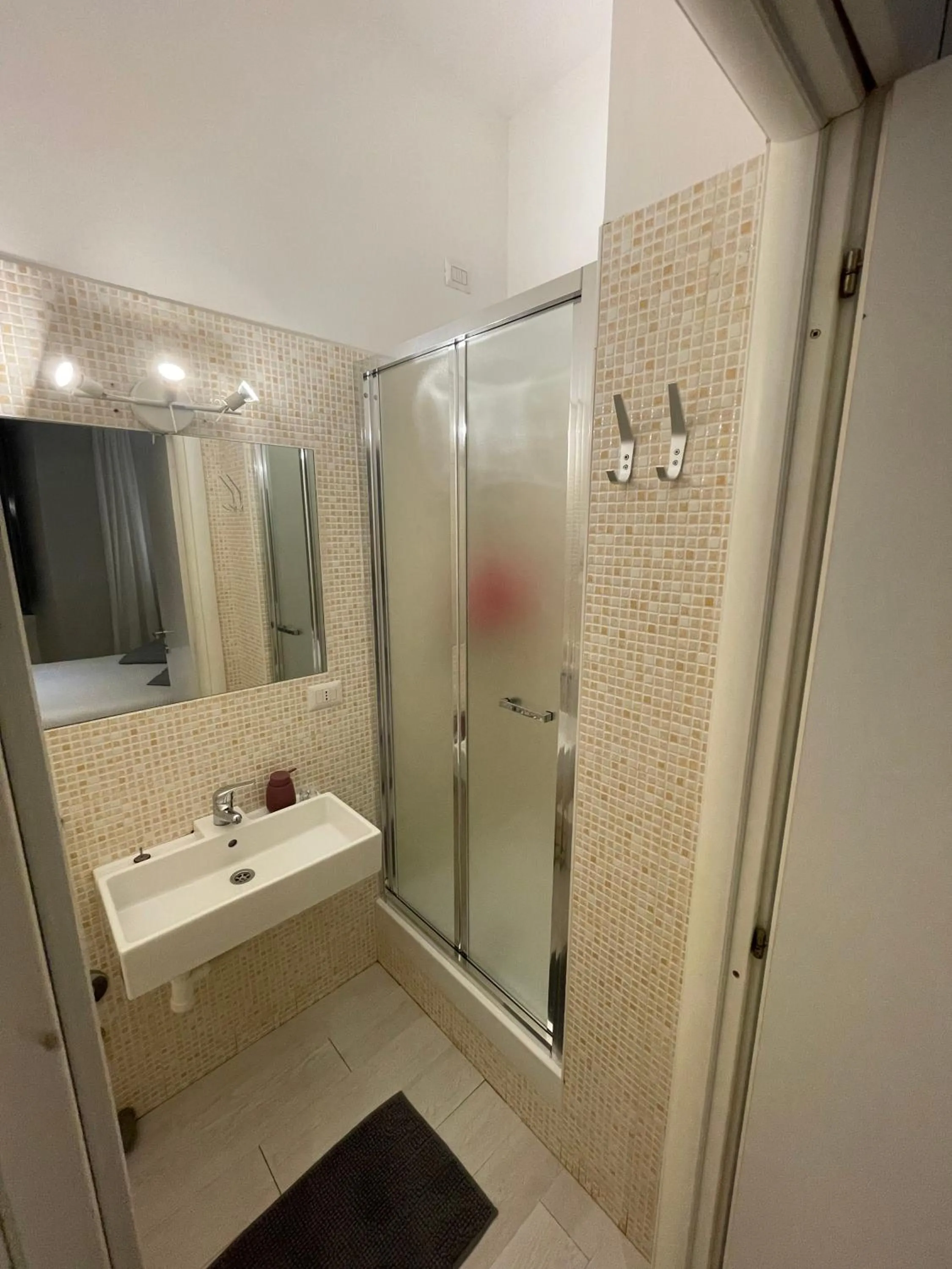 Shower in Moshi Moshi