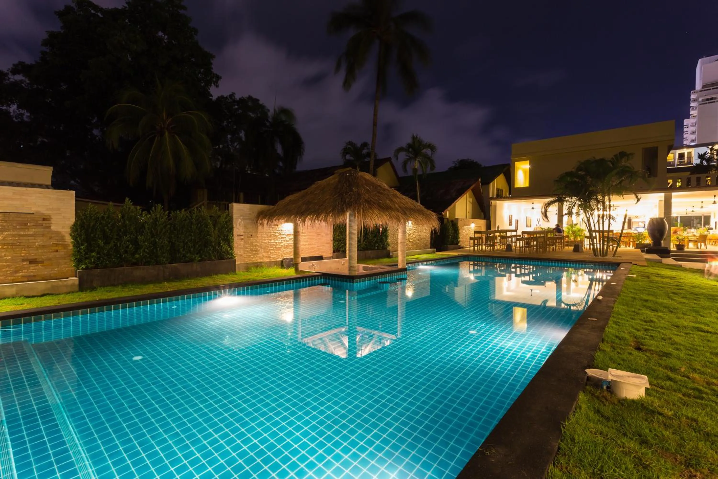 Garden in Austrian Garden Hotel & Restaurant Patong