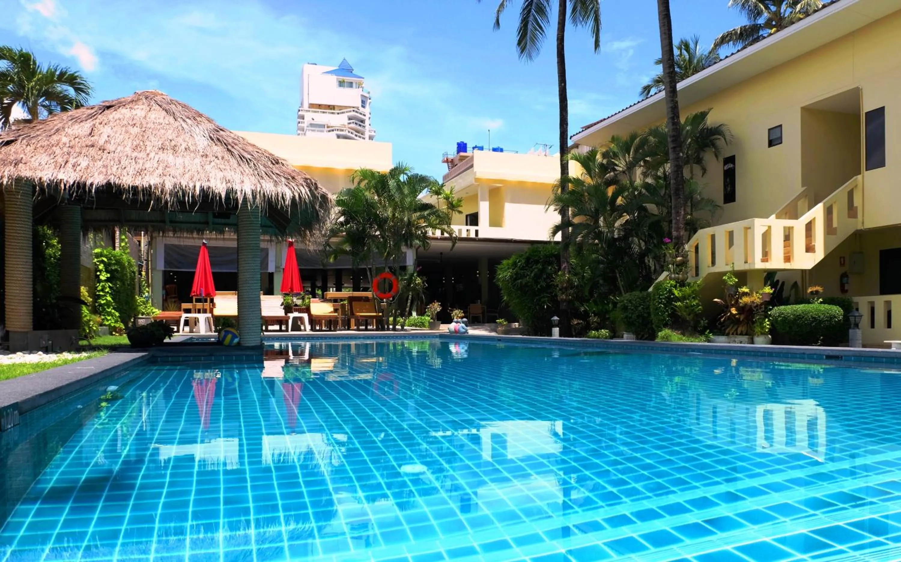 Swimming pool in Austrian Garden Hotel & Restaurant Patong