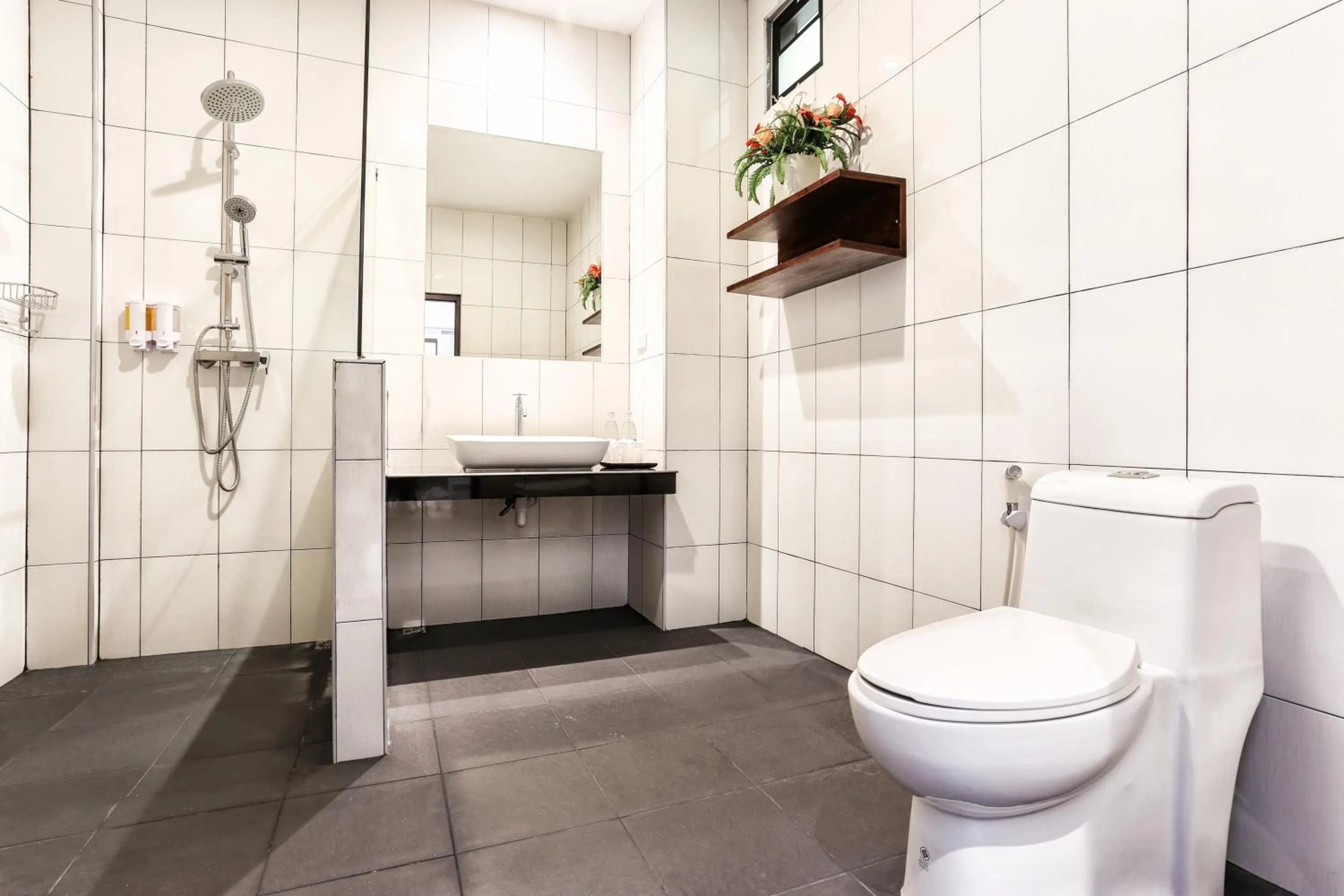 Photo of the whole room in Austrian Garden Hotel & Restaurant Patong