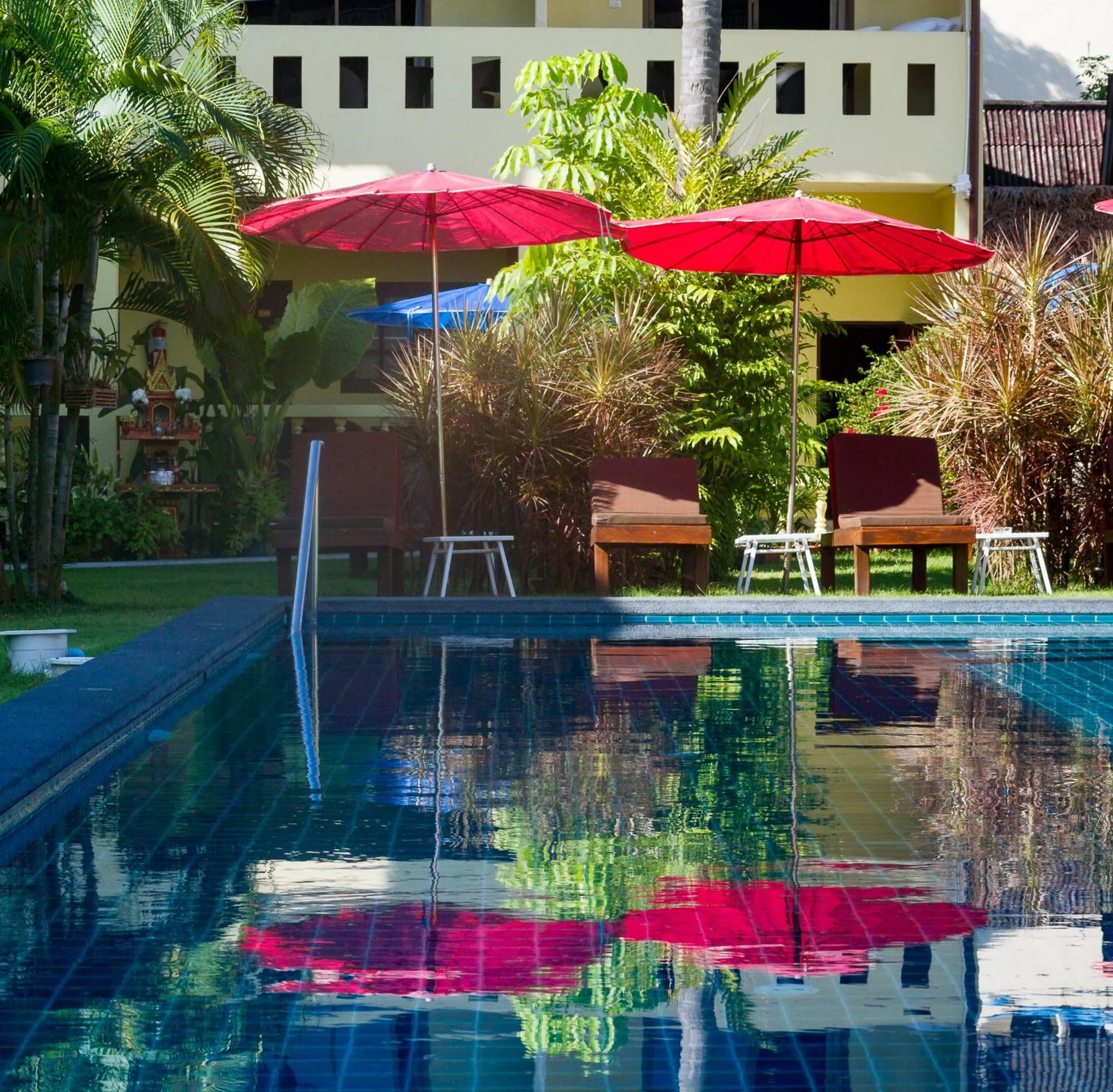 Swimming pool in Austrian Garden Hotel & Restaurant Patong