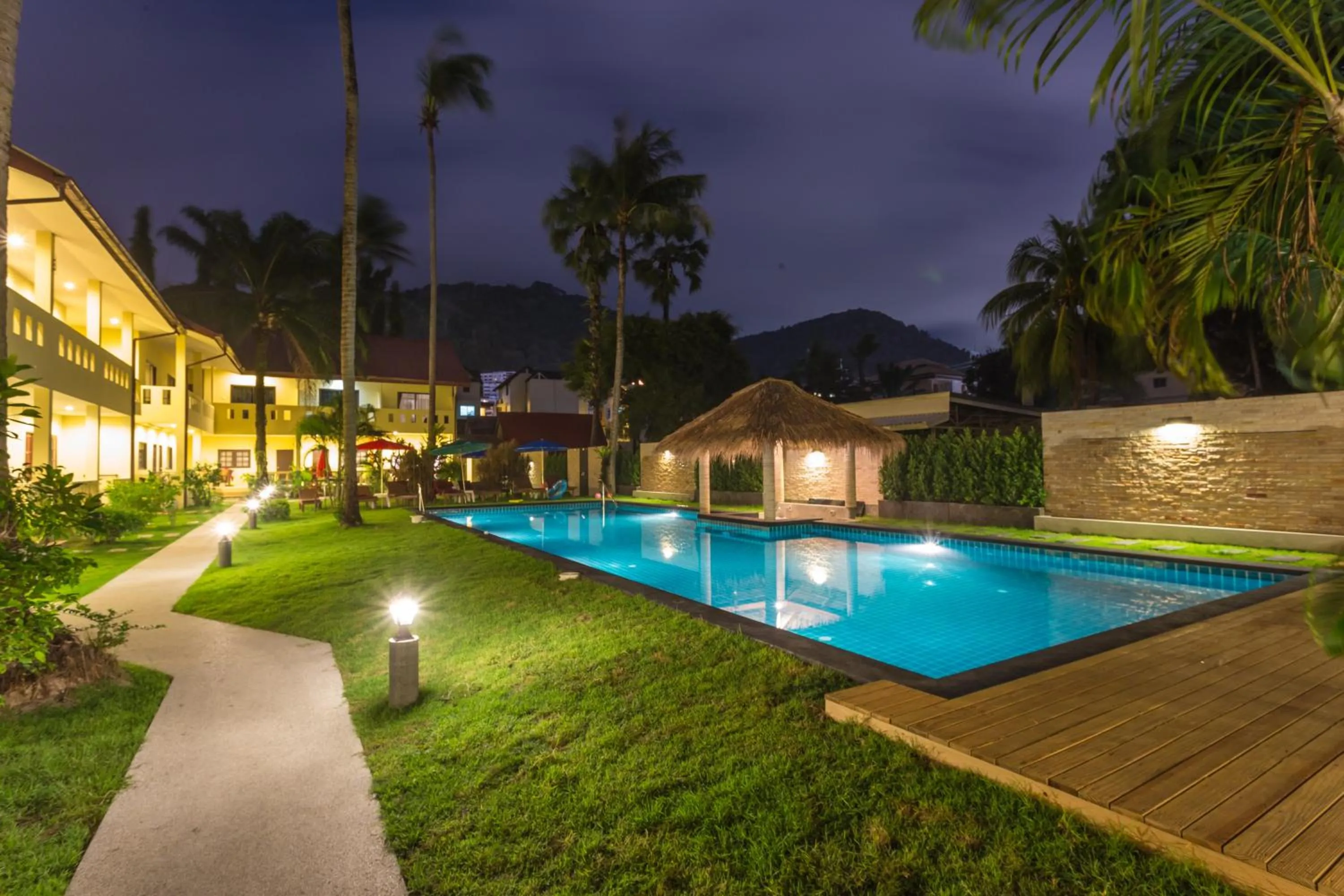 Garden in Austrian Garden Hotel & Restaurant Patong