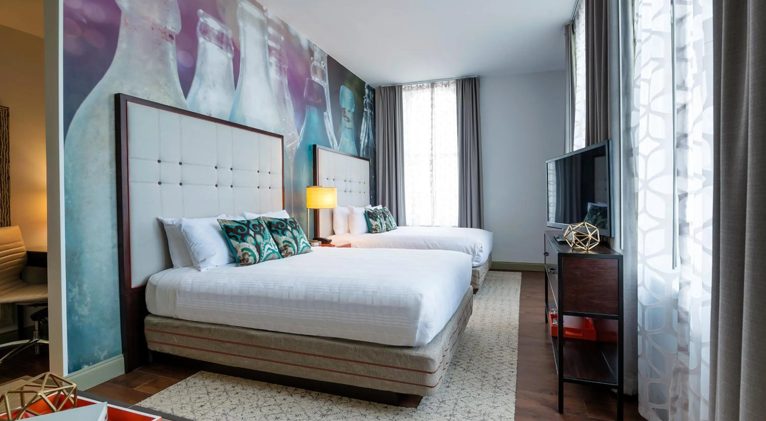 Bedroom, Bed in Hotel Indigo Savannah Historic District by IHG