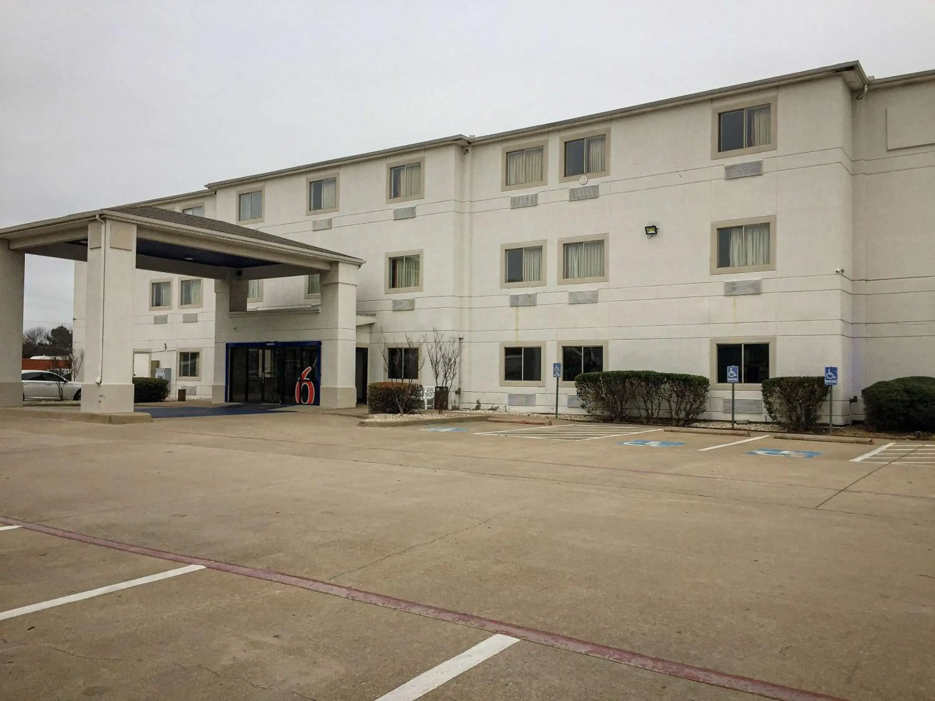 Property building in Motel 6-Woodway, TX Property building in Motel 6-Woodway, TX