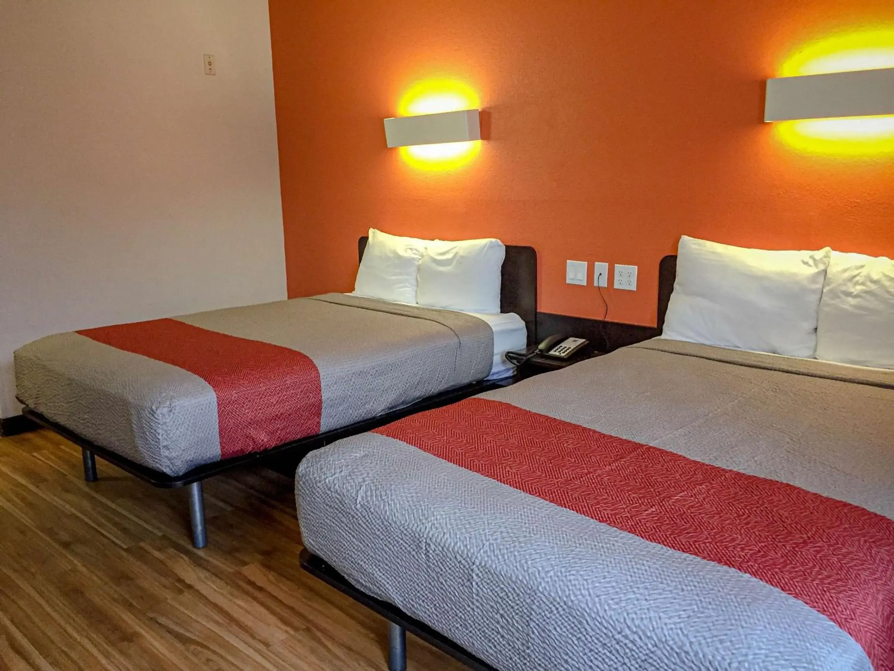 Photo of the whole room, Bed in Motel 6-Woodway, TX Photo of the whole room, Bed in Motel 6-Woodway, TX