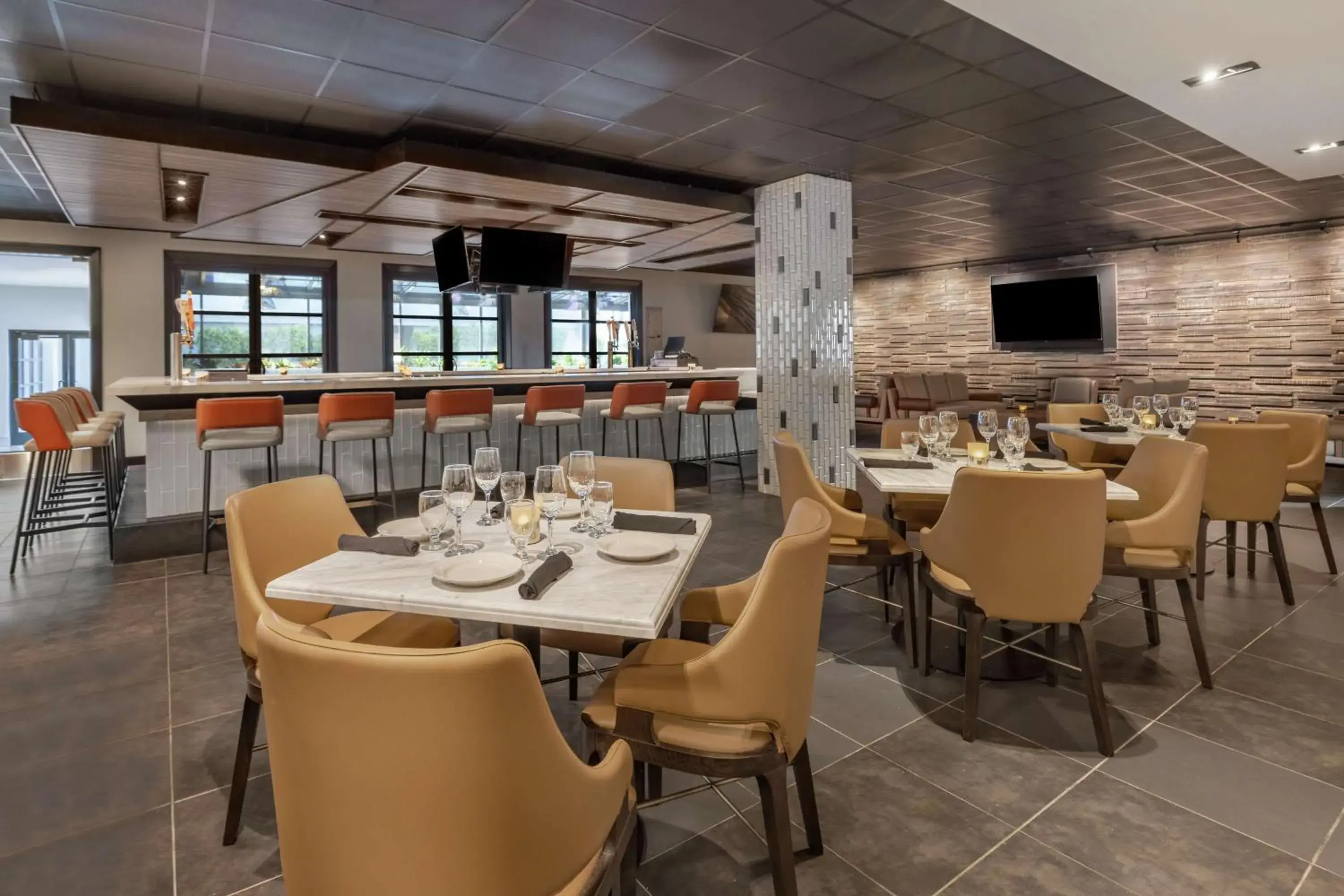 Restaurant/places to eat in DoubleTree by Hilton San Francisco South Airport Blvd Restaurant/places to eat in DoubleTree by Hilton San Francisco South Airport Blvd