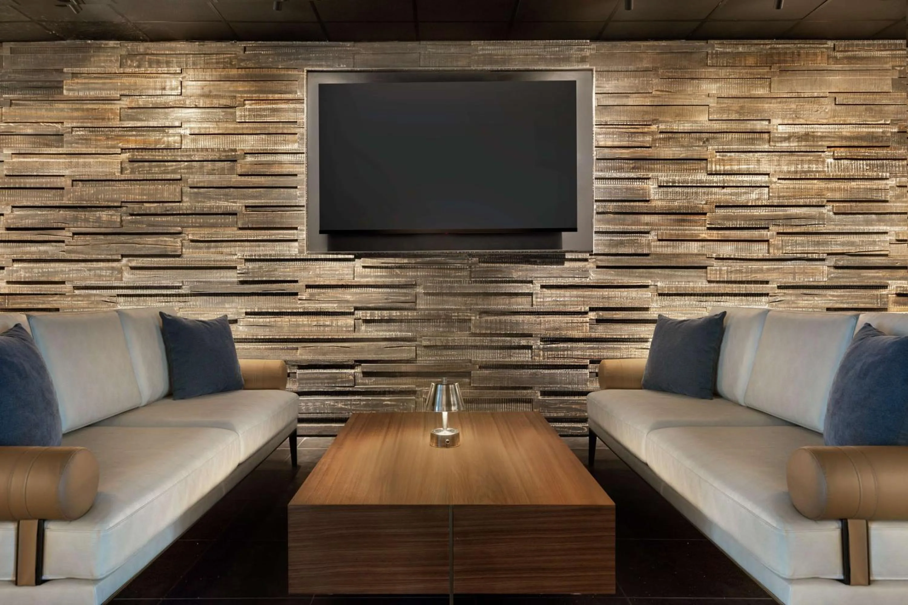 Restaurant/places to eat in DoubleTree by Hilton San Francisco South Airport Blvd