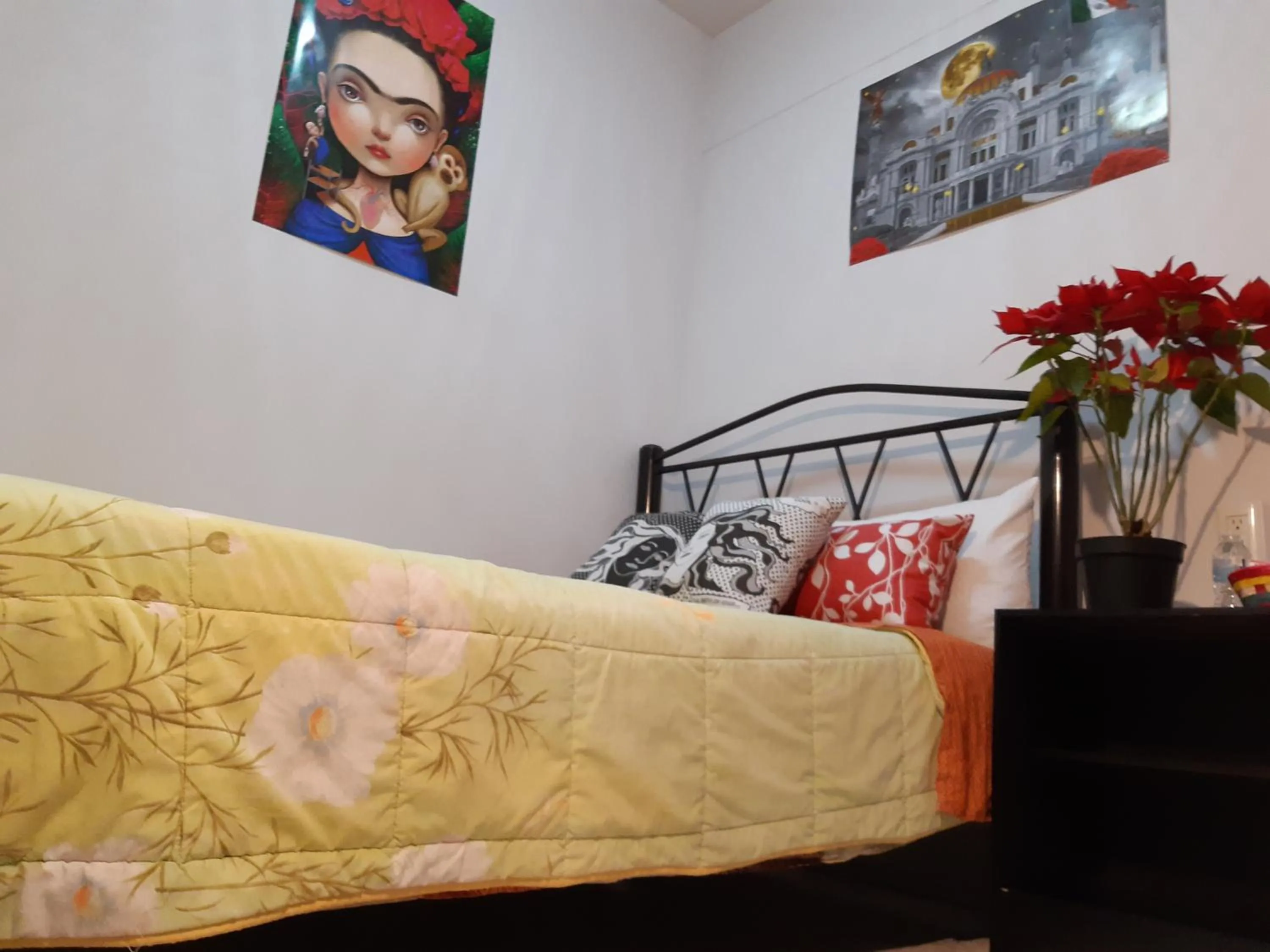 Bed in Alameda House