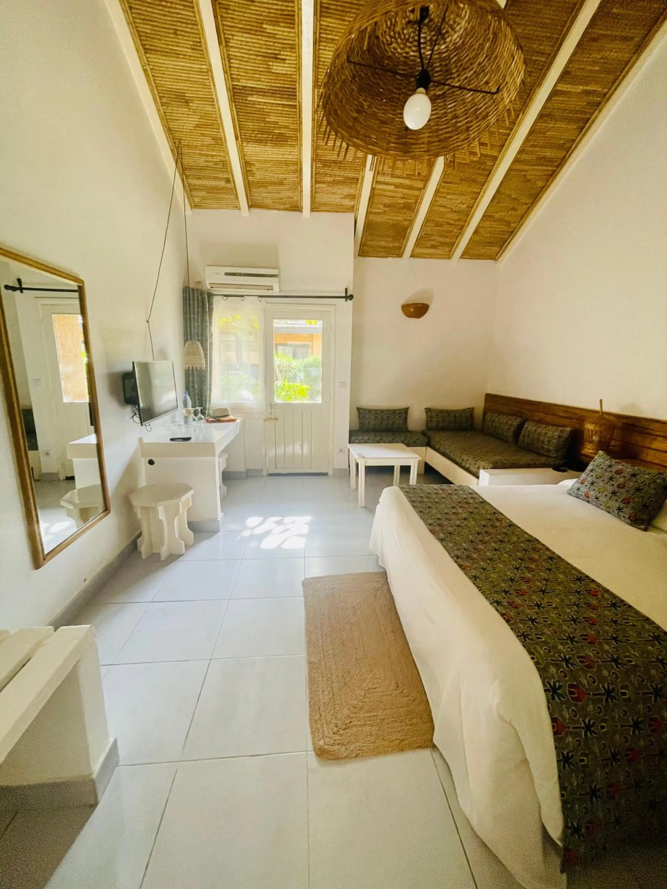 Balcony/Terrace, Bed in Le Saly Hotel & Hotel Club Filaos - All Inclusive